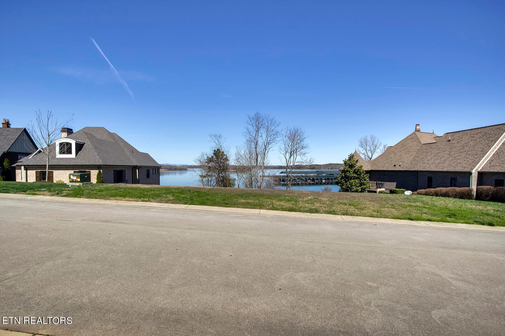 02_CypressPointeDrive_204_Street_N - 204 Cypress Pointe Drive, Lenoir City, TN 37772, Lenoir City