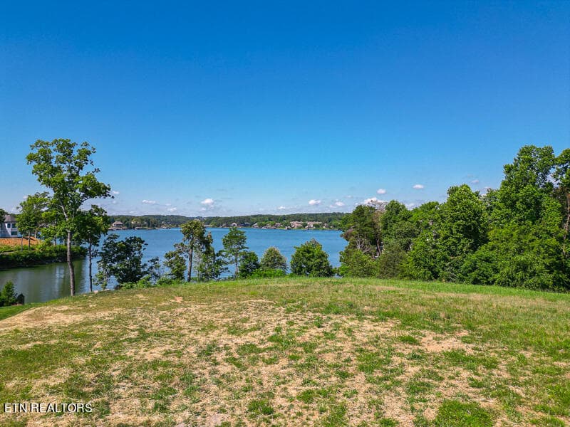 390 Admiral Court, Lenoir City, TN 37772