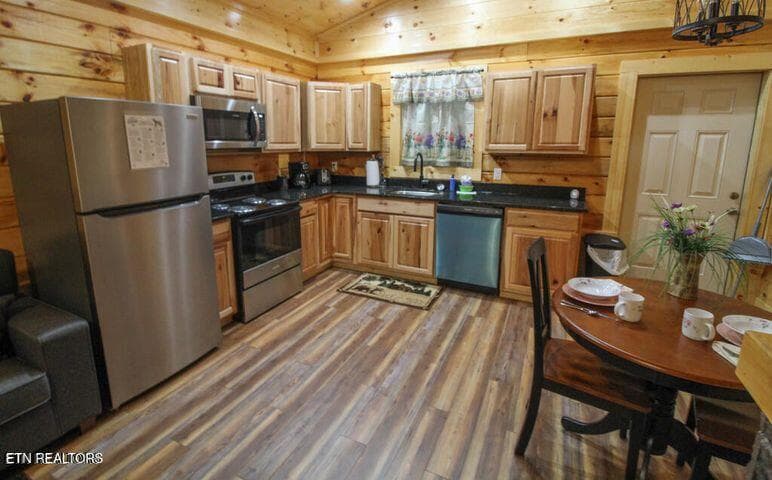 Kitchen - 1695 Misty Hollow Way, Gatlinburg, TN 37738, Gatlinburg