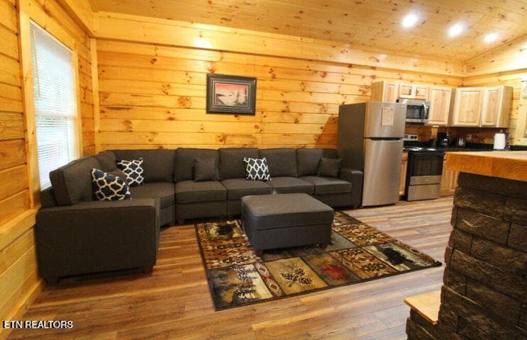 Living - 1695 Misty Hollow Way, Gatlinburg, TN 37738, Gatlinburg