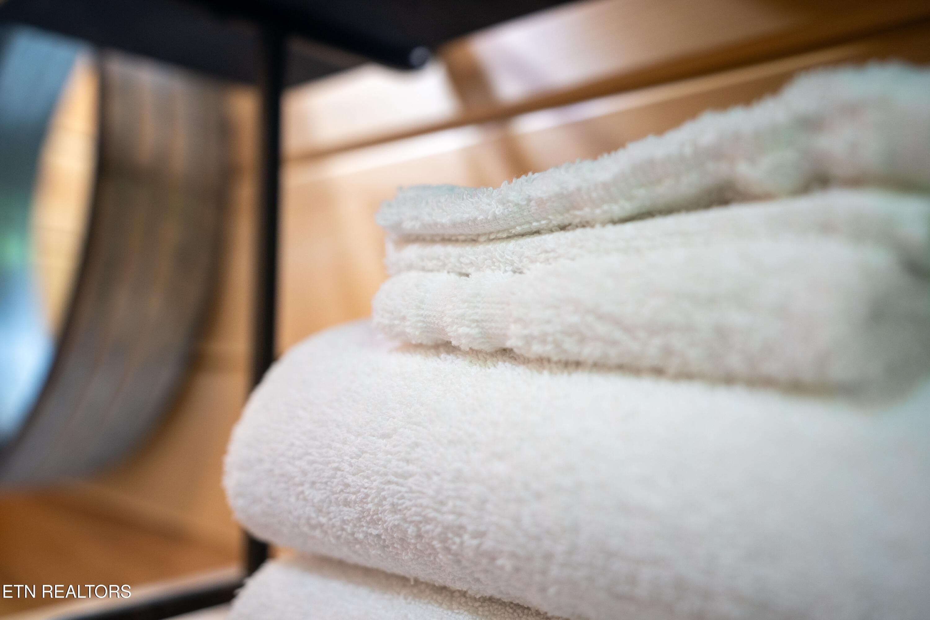 pampering - 1695 Misty Hollow Way, Gatlinburg, TN 37738, Gatlinburg