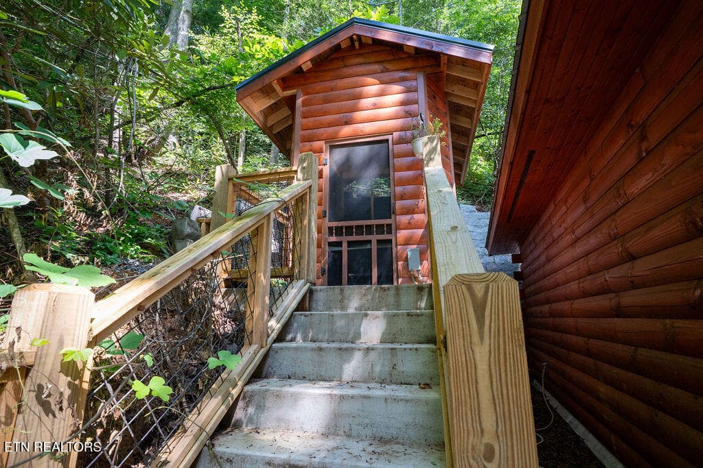 hot tub entrance - 1695 Misty Hollow Way, Gatlinburg, TN 37738, Gatlinburg