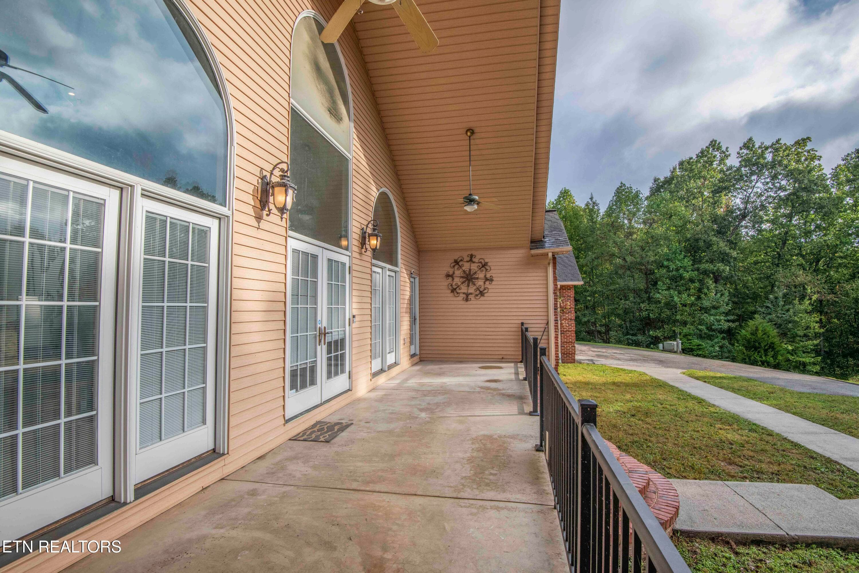 porch 2_1 - 799 Twin Hills Lane, Jacksboro, TN 37757, Jacksboro