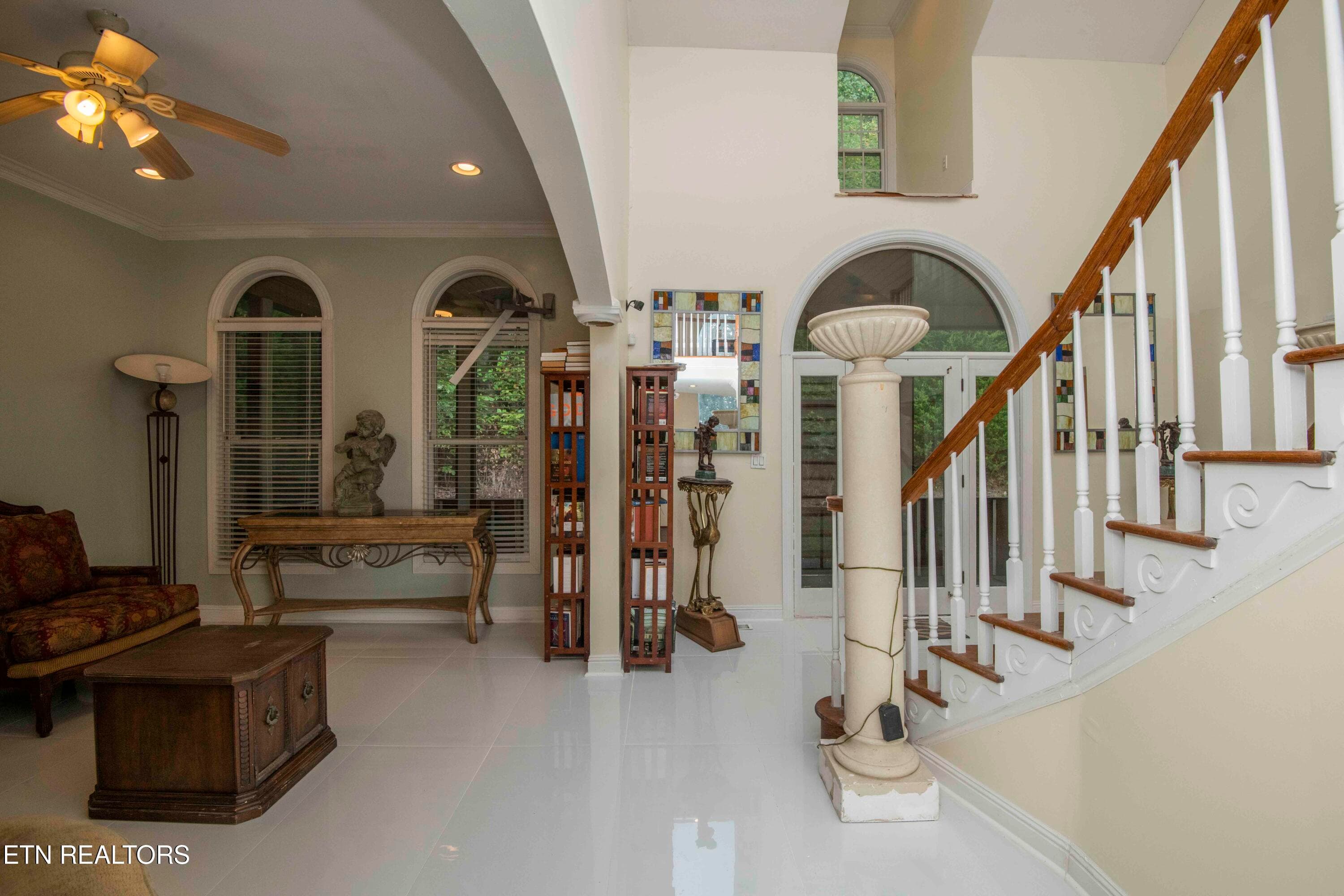 foyer_1 - 799 Twin Hills Lane, Jacksboro, TN 37757, Jacksboro
