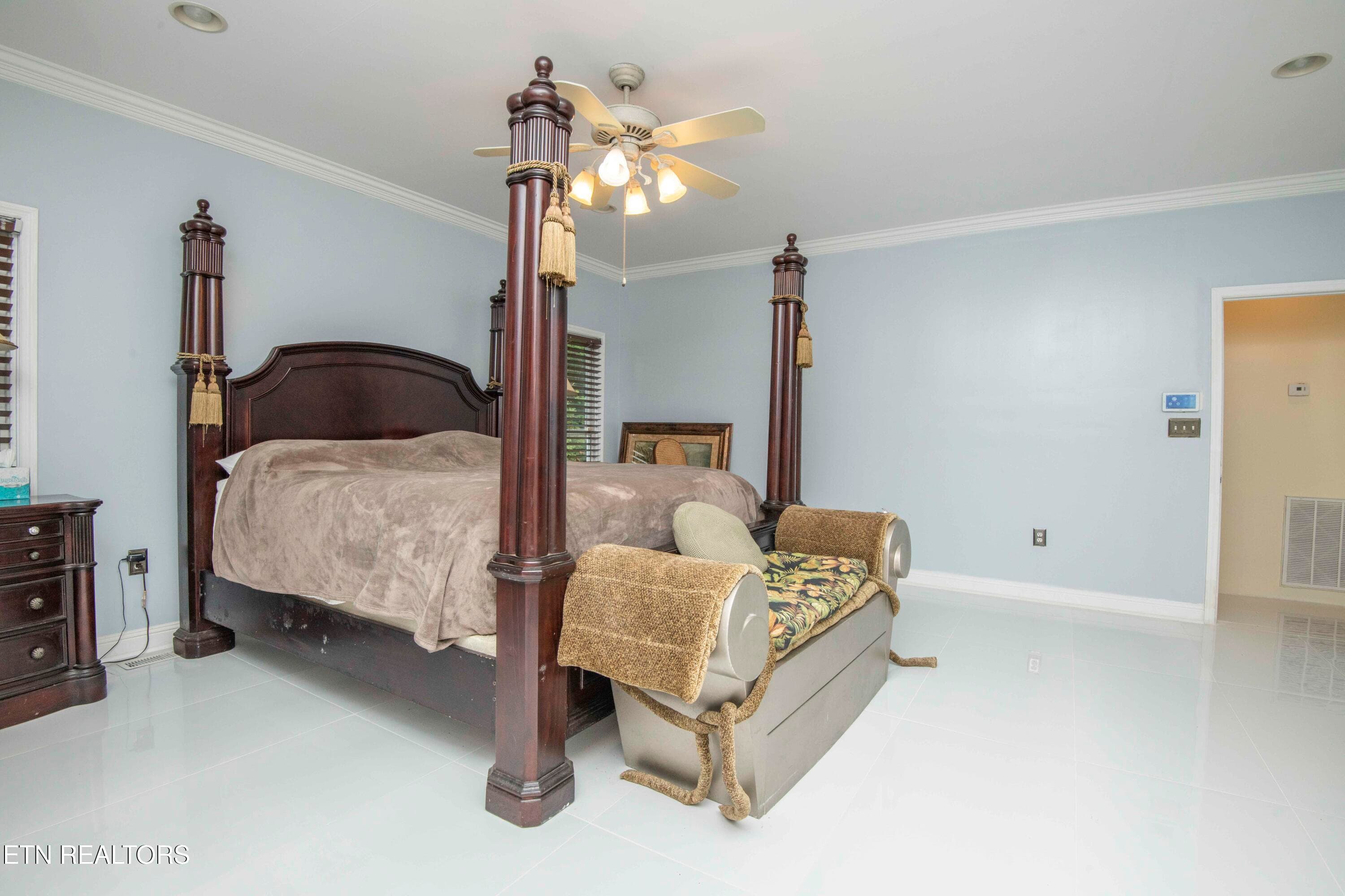 master bed_1 - 799 Twin Hills Lane, Jacksboro, TN 37757, Jacksboro