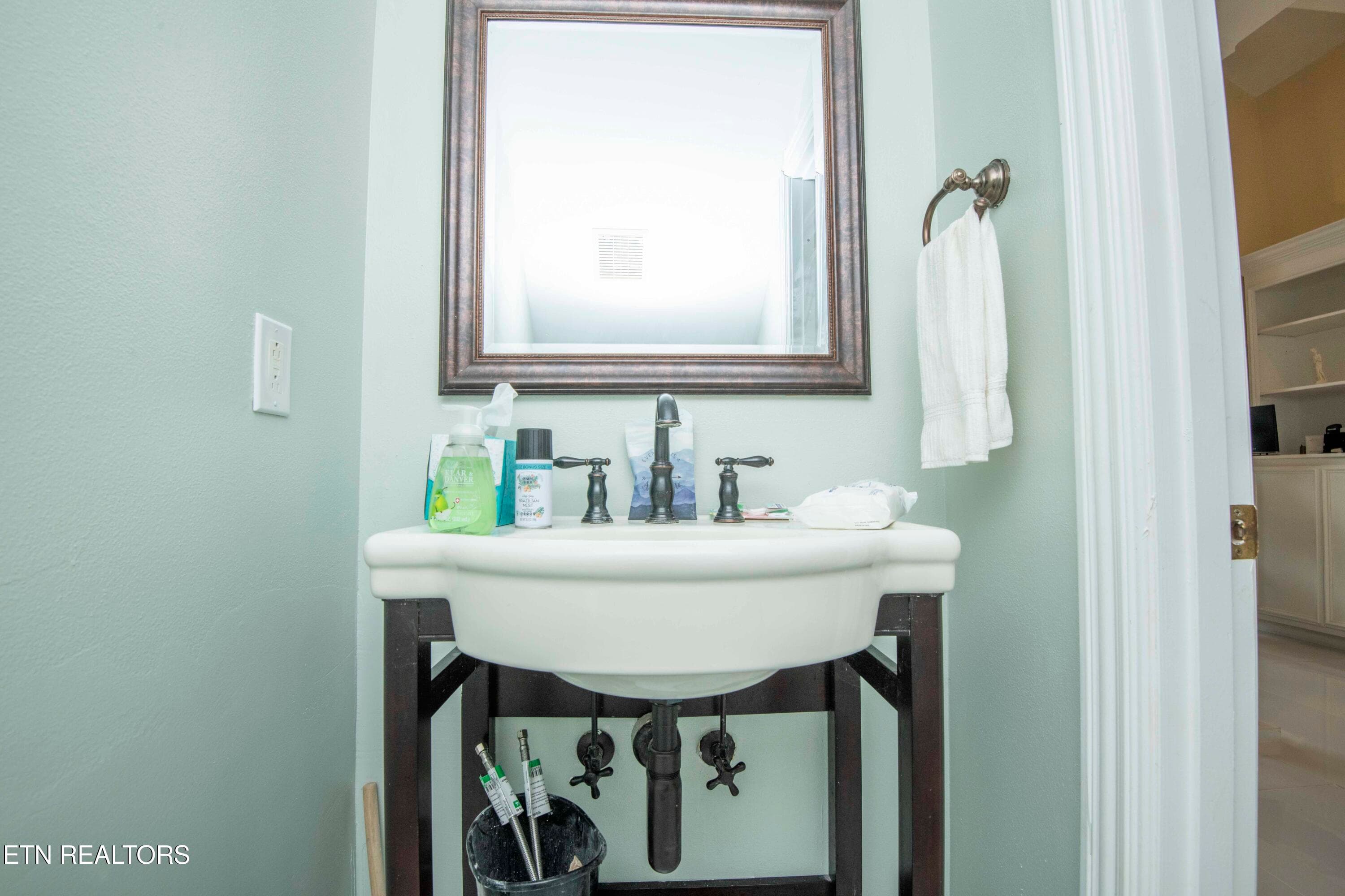 half bath_1 - 799 Twin Hills Lane, Jacksboro, TN 37757, Jacksboro