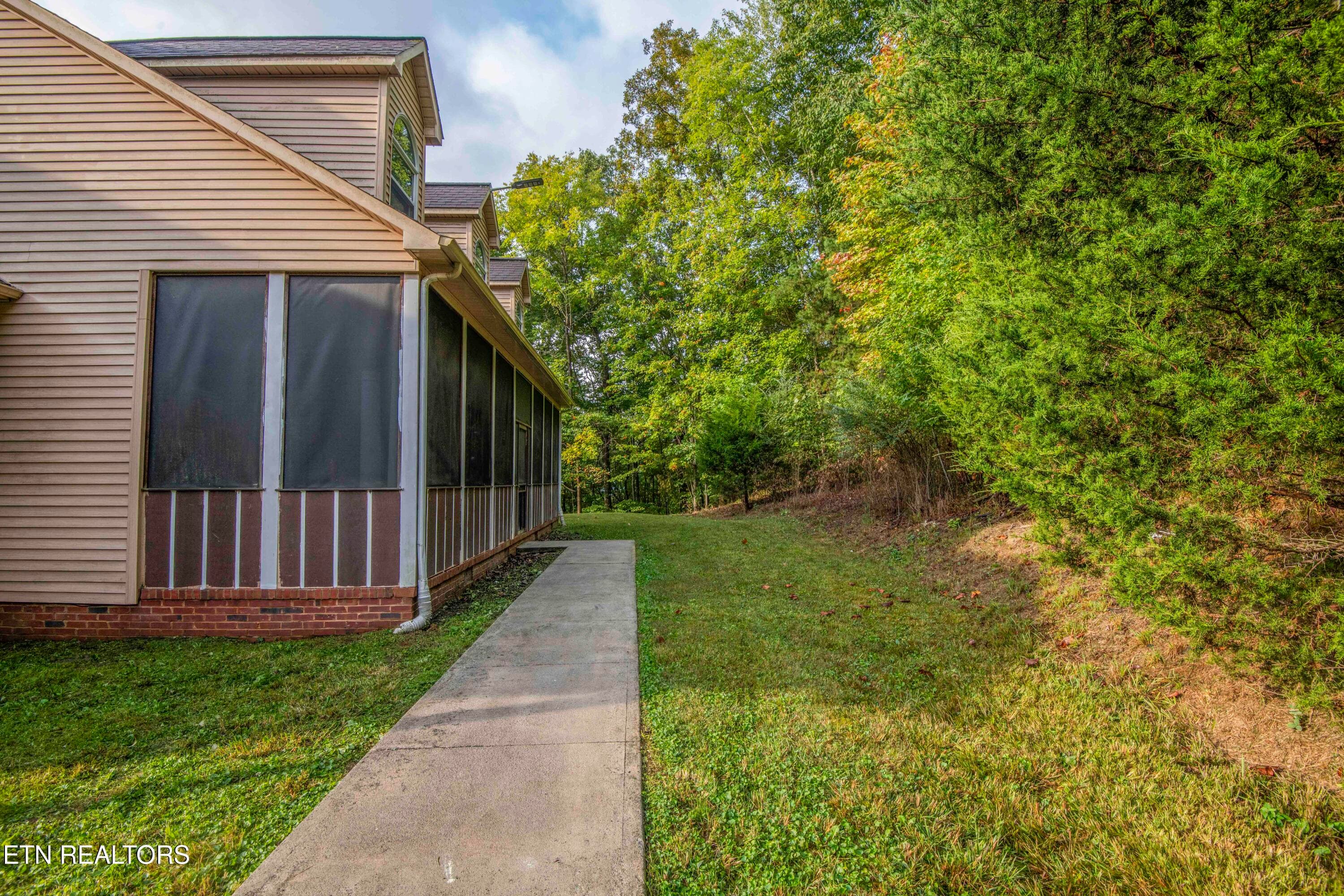 yard 4_1 - 799 Twin Hills Lane, Jacksboro, TN 37757, Jacksboro