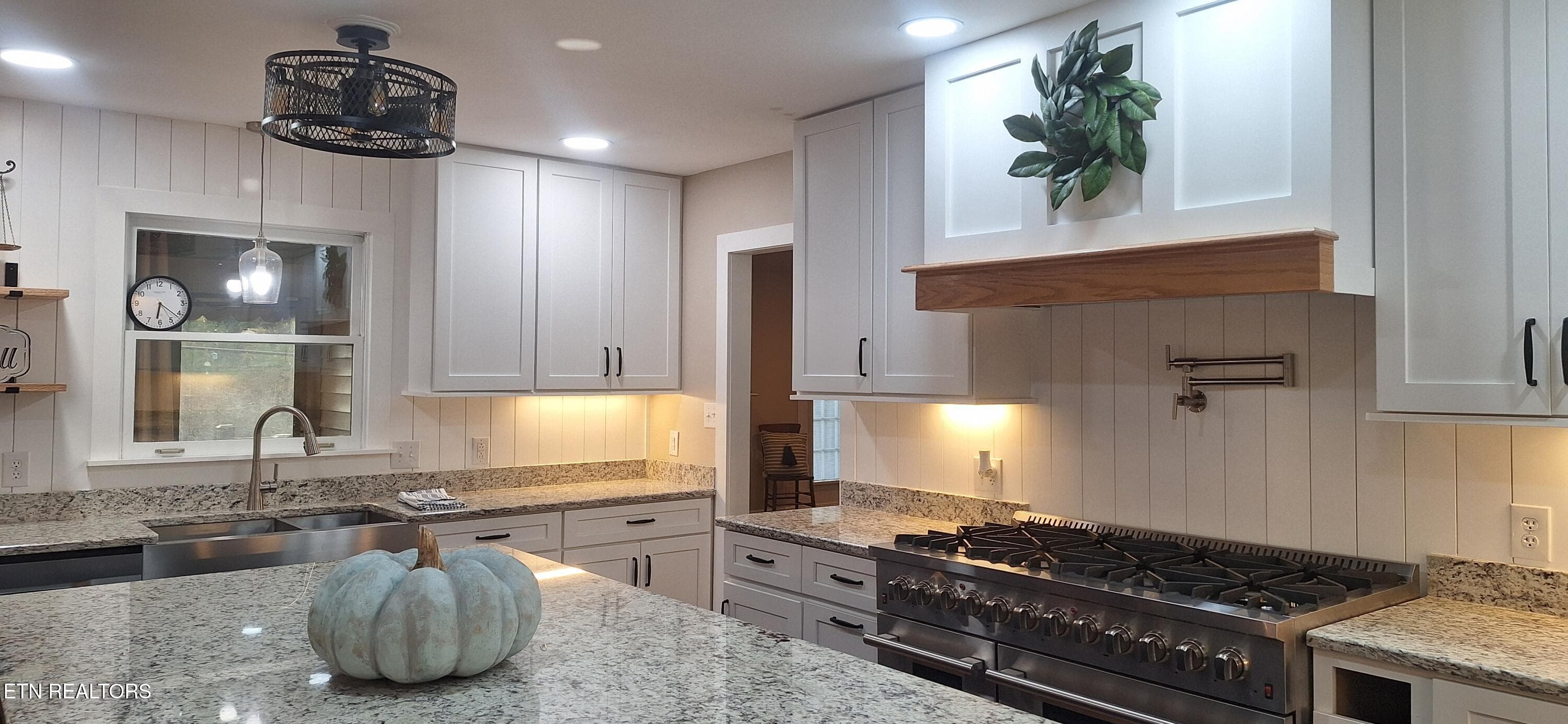 20251017_182410 - 7905 Whitcomb Rd, Powell, TN 37849