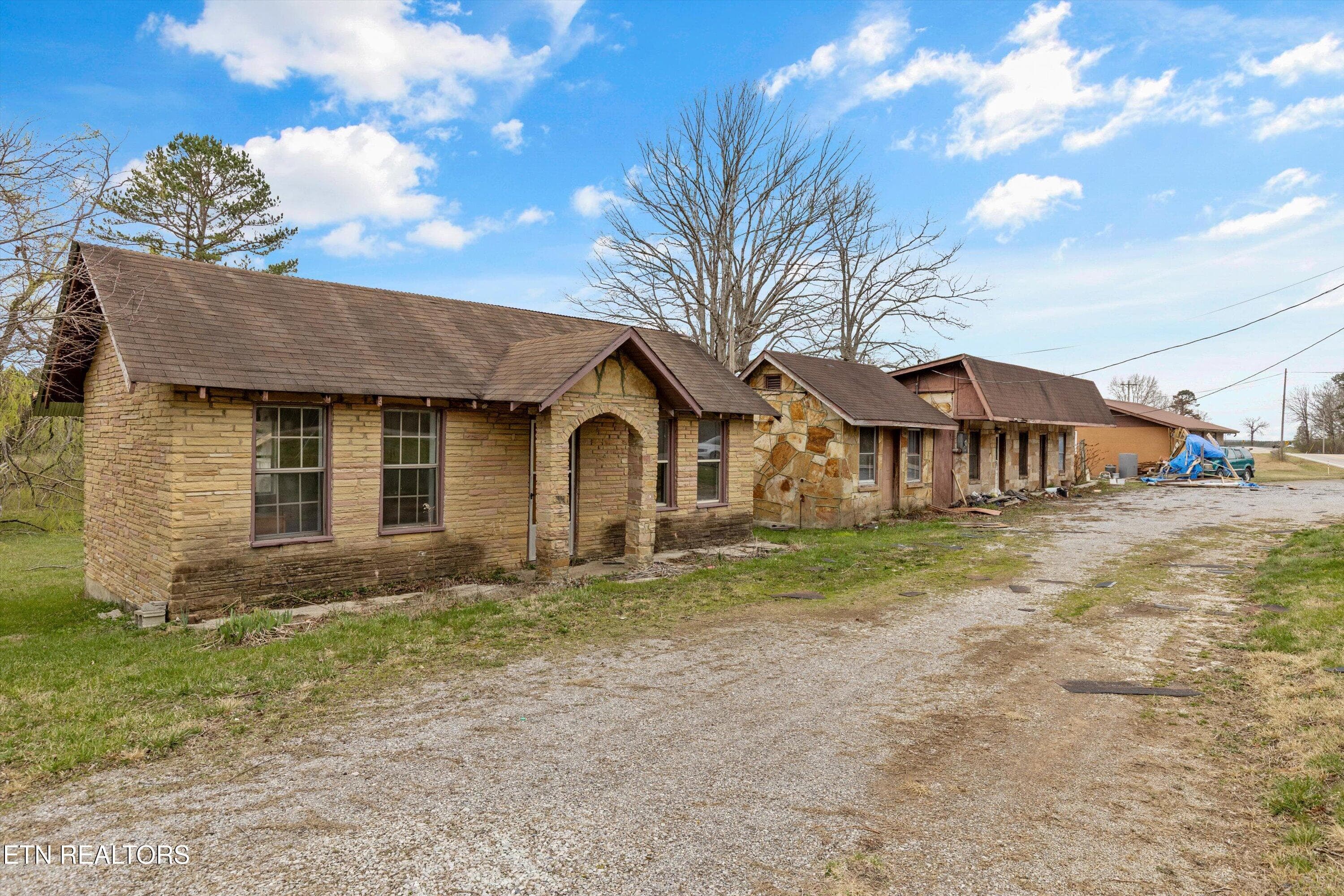Exterior - 9476 Morgan County Hwy, Sunbright, TN 37872