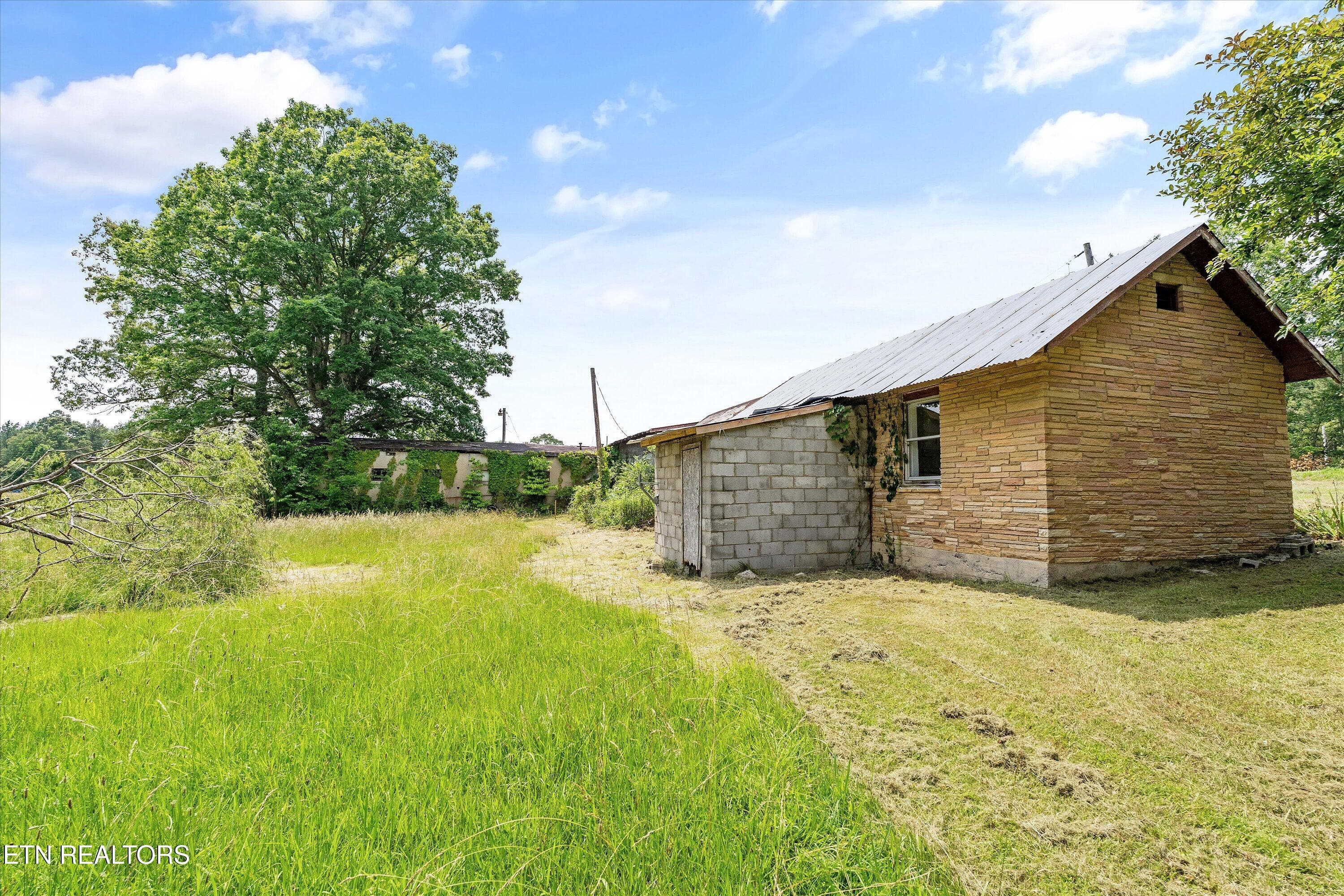 Exterior - 9476 Morgan County Hwy, Sunbright, TN 37872