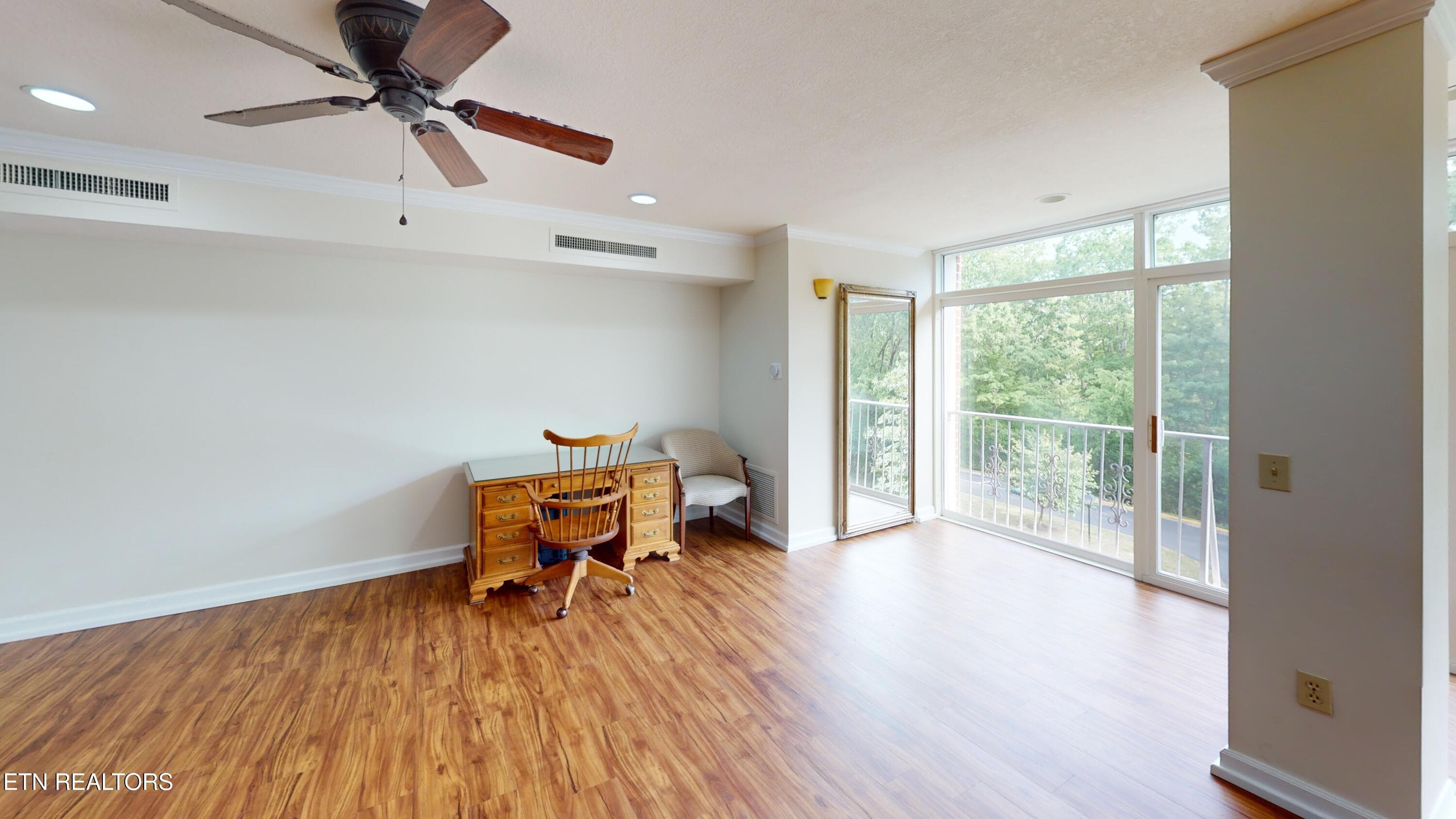 7-Living-Room 2.5 - 1414 Continental Drive 302, Chattanooga, TN 37405, Chattanooga