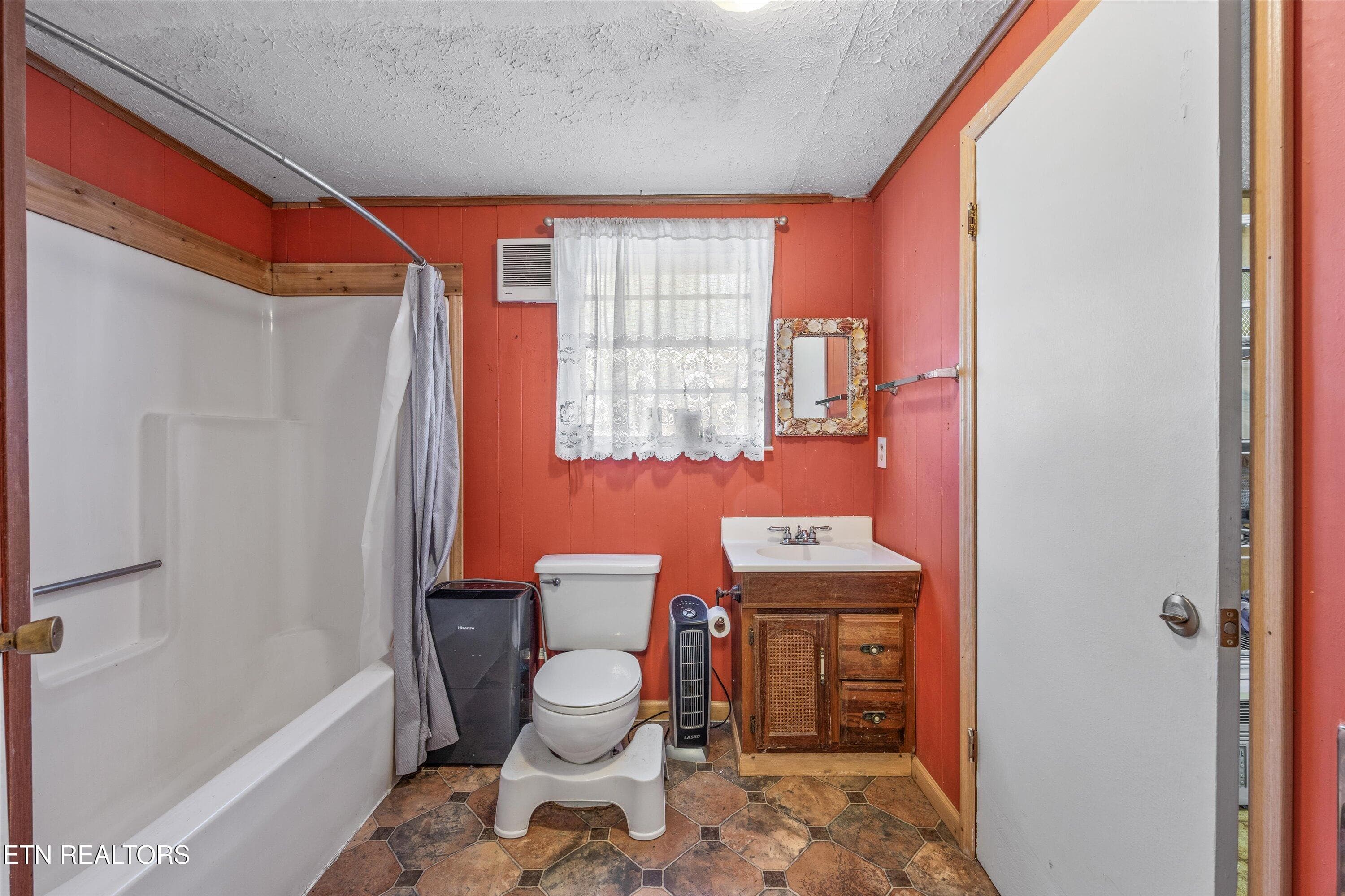 Bathroom 2 off Bedroom - 4413 E Scenic Drive, Gatlinburg, TN 37738, Gatlinburg