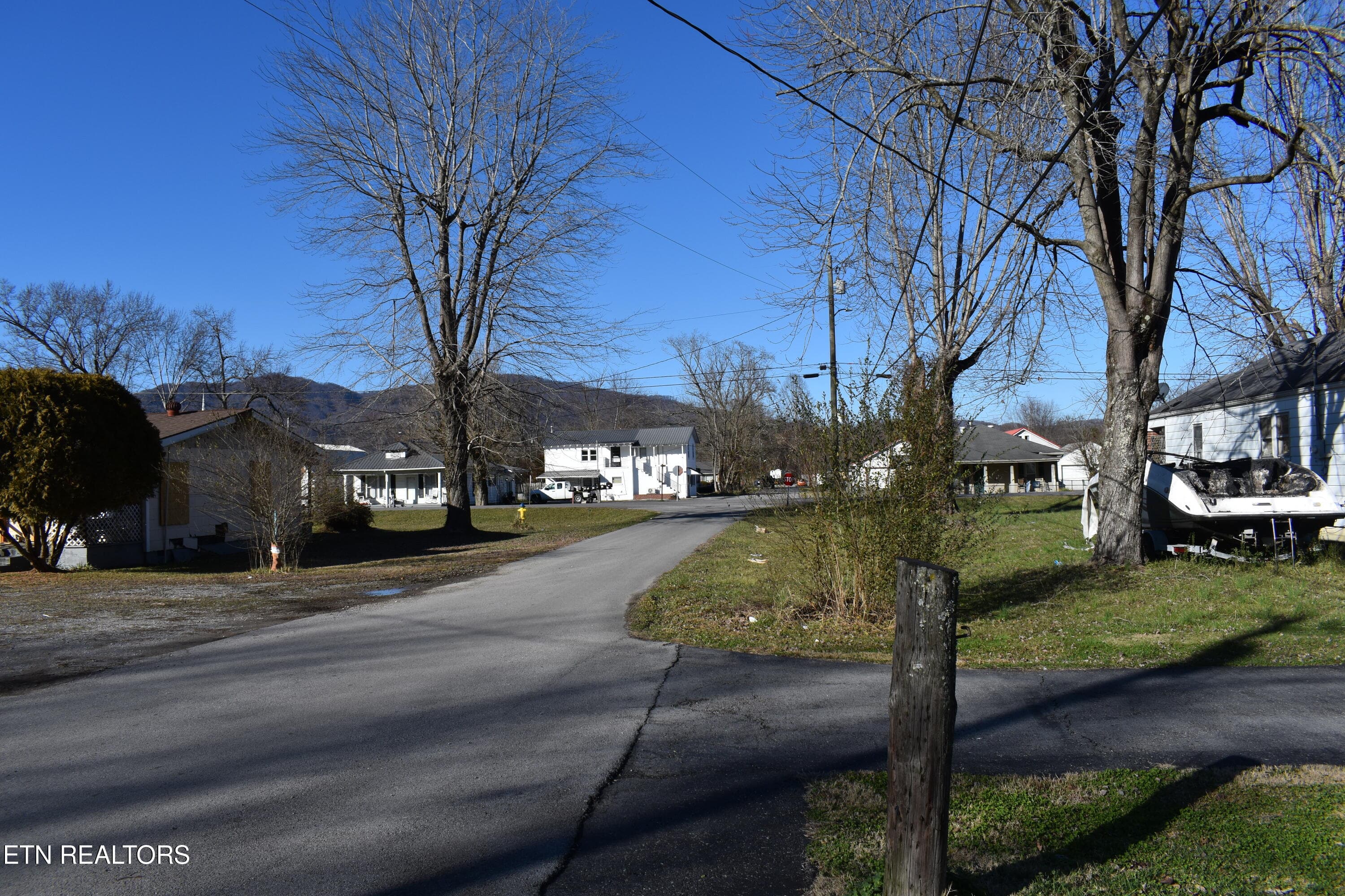 DSC_0003 - 405 S 37th St, Middlesboro, KY 40965