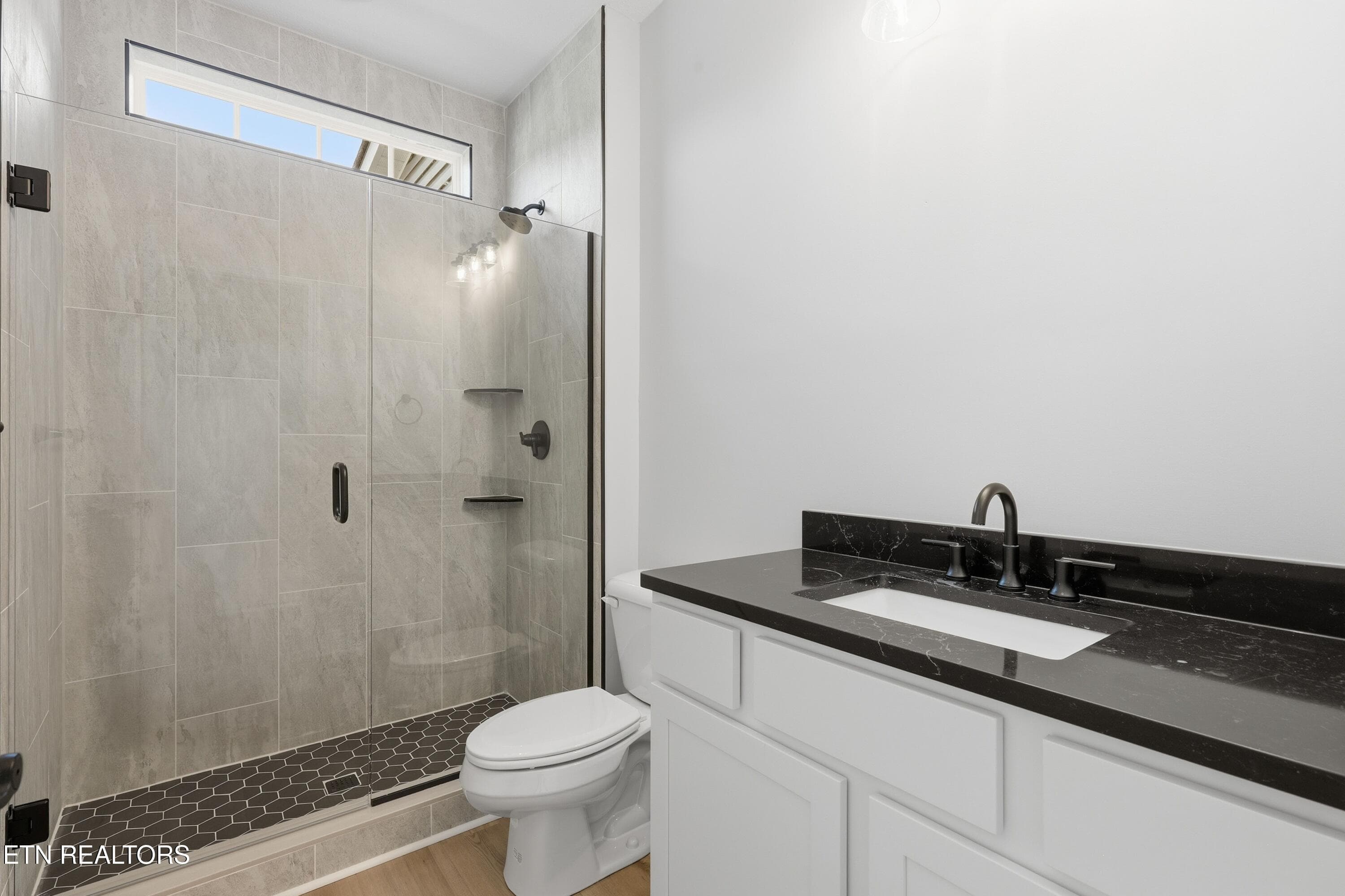 Downstairs Full Bath - 2036 Hickory Reserve Rd, Knoxville, TN 37932, Knoxville