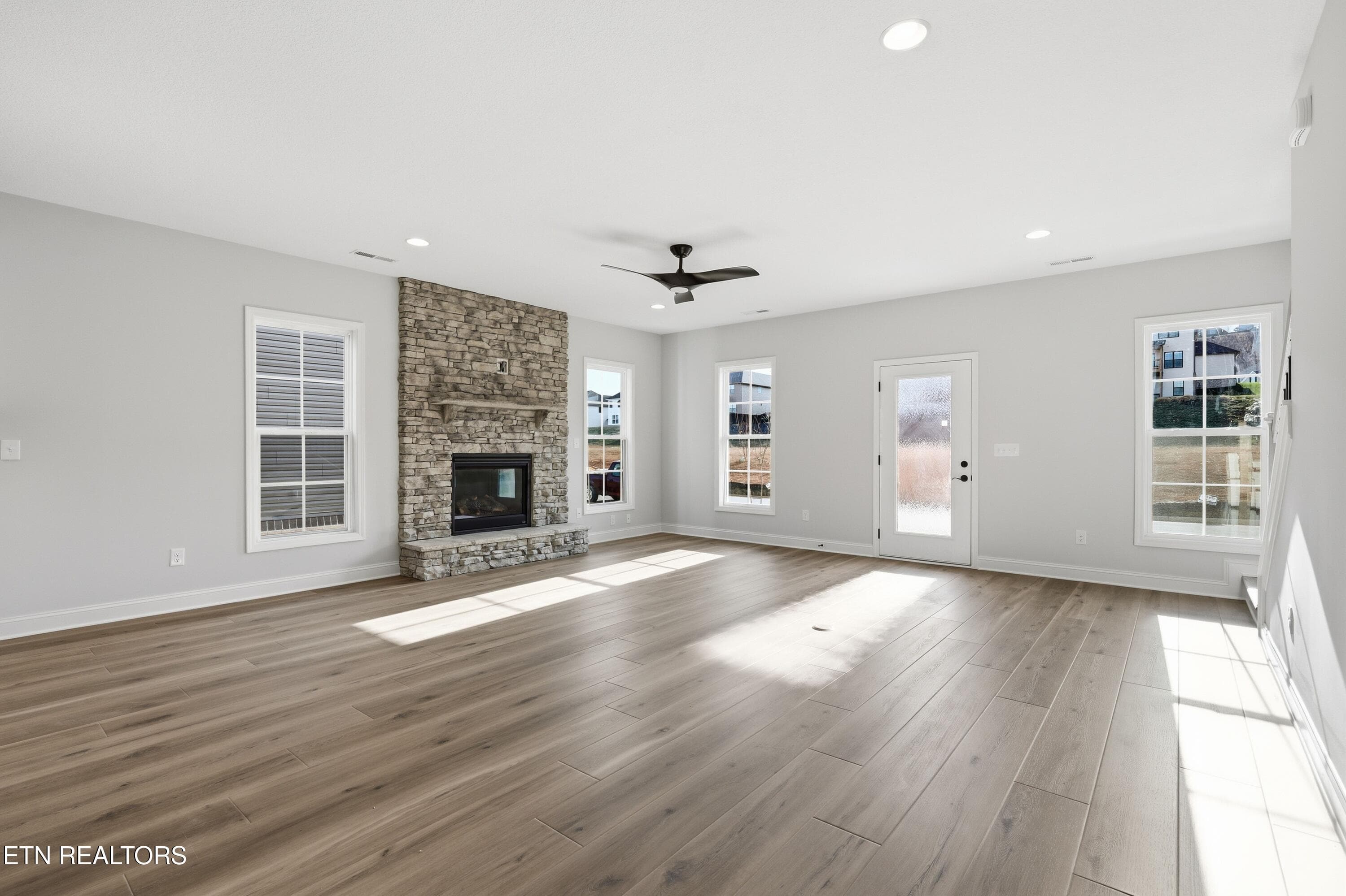 Living Area from kitchen - 2036 Hickory Reserve Rd, Knoxville, TN 37932, Knoxville