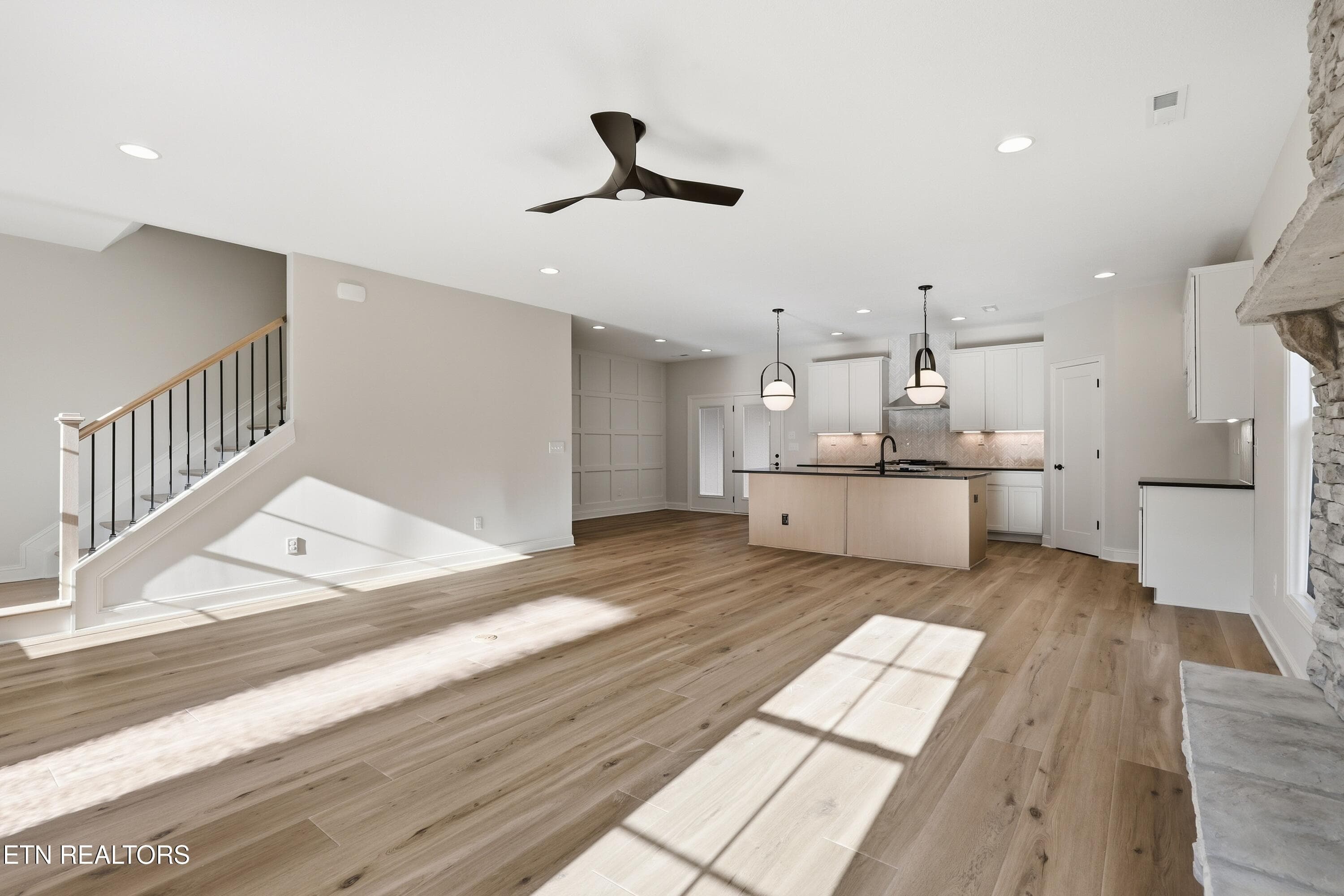 Living Area - 2036 Hickory Reserve Rd, Knoxville, TN 37932, Knoxville