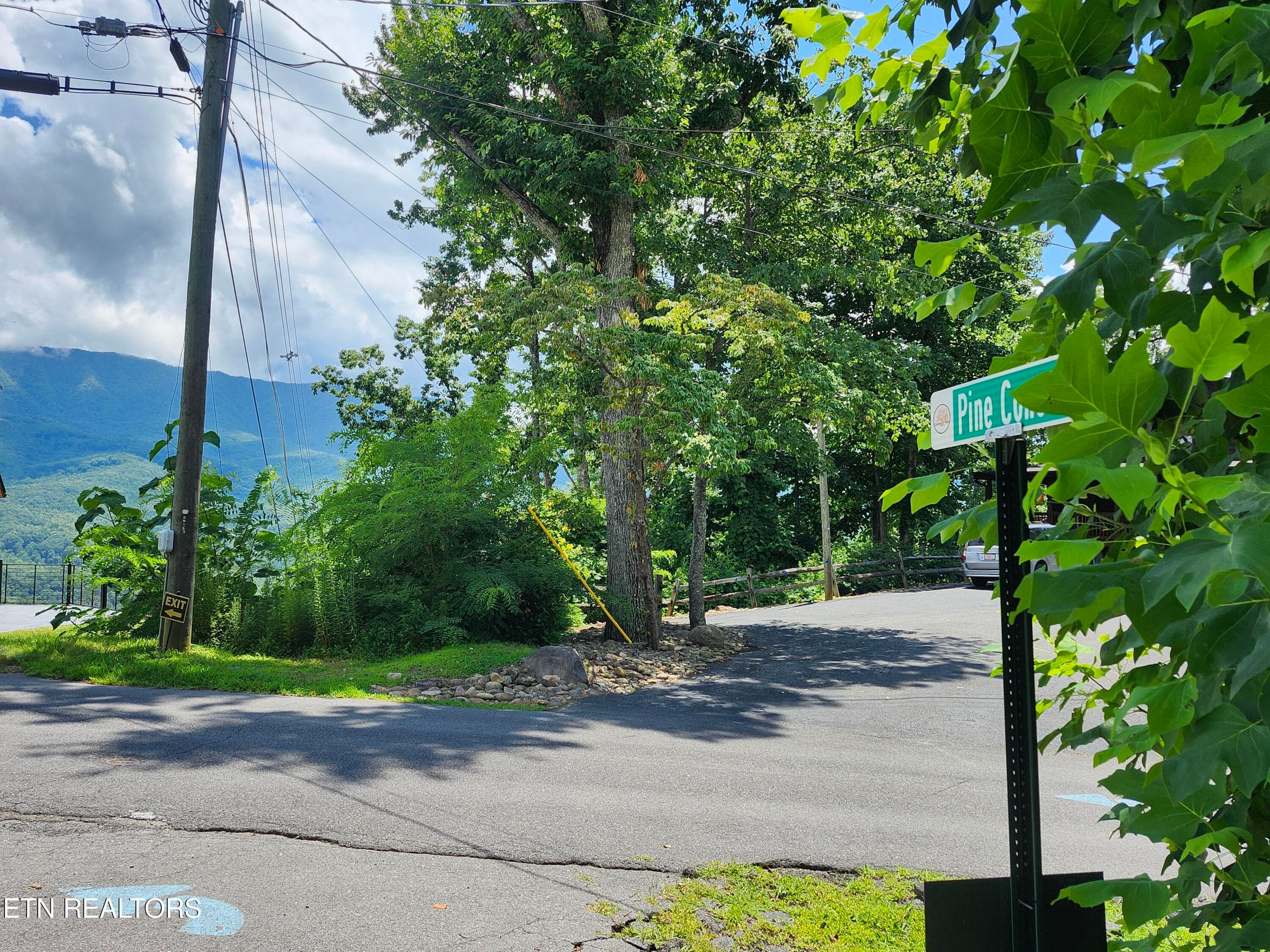 Pine Cone Way - 917 Pine Cone Way, Gatlinburg, TN 37738, Gatlinburg