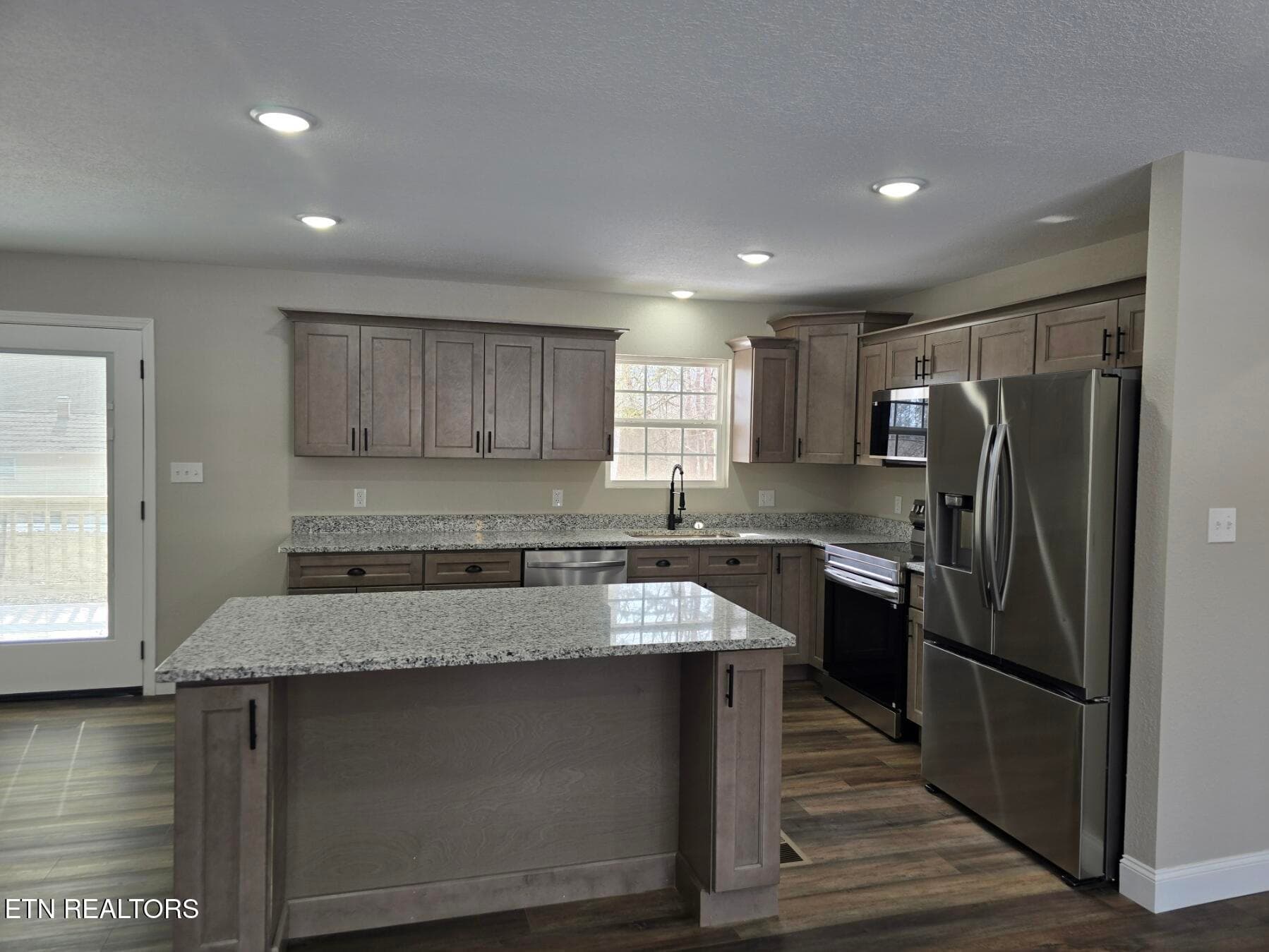 20260203_122850 - 1941 W 3rd Ave, Oneida, TN 37841