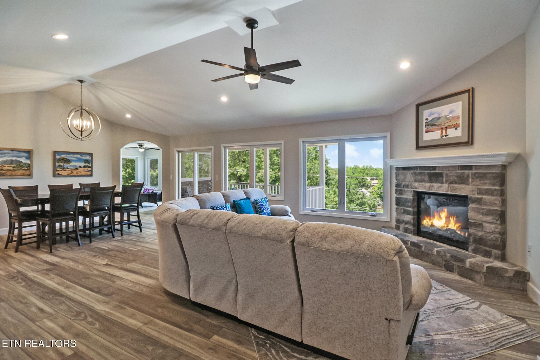 Living area - 38 Markham Terrace, Crossville, TN 38558