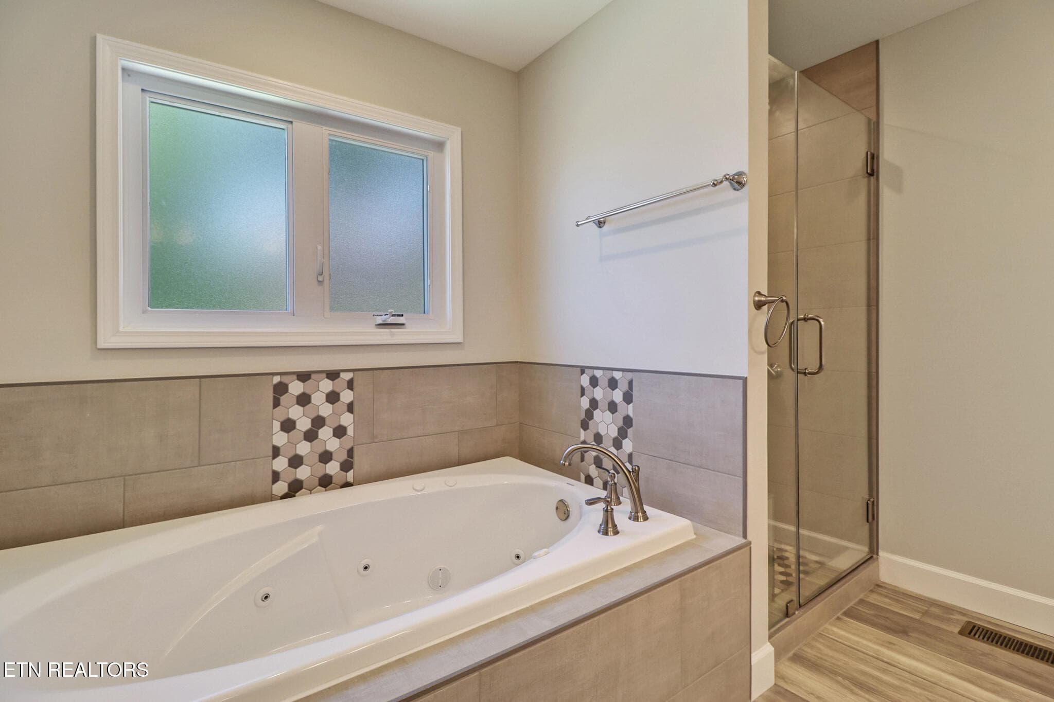Master bath - 38 Markham Terrace, Crossville, TN 38558