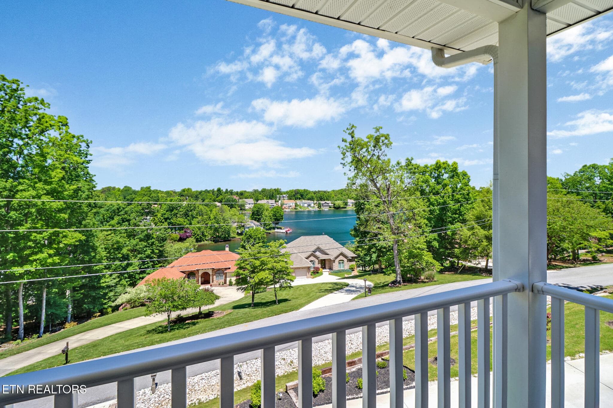 Front deck - 38 Markham Terrace, Crossville, TN 38558