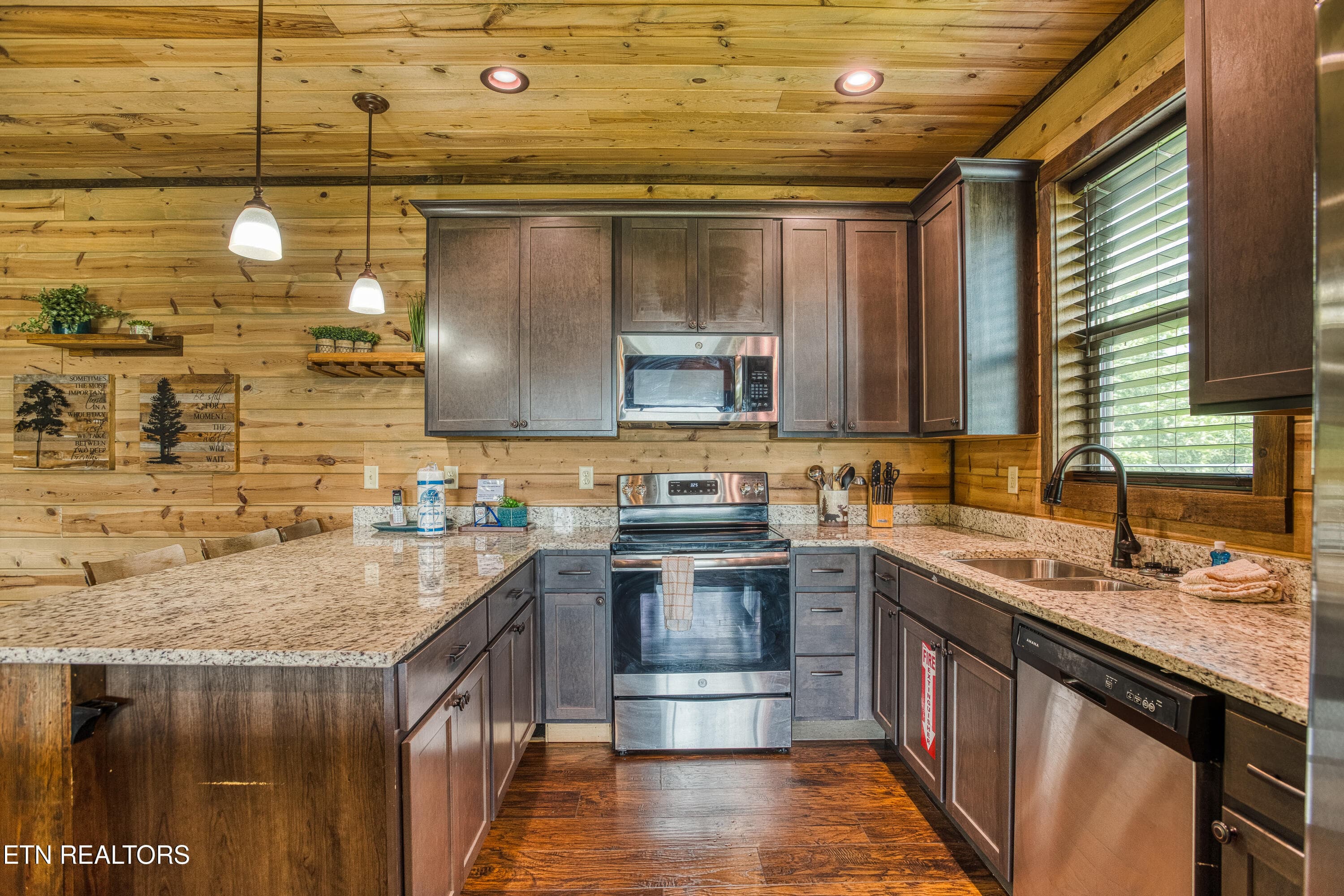 804 Upper Picadilly Ln-0049 - 804 Upper Picadilly Lane, Gatlinburg, TN 37738, Gatlinburg