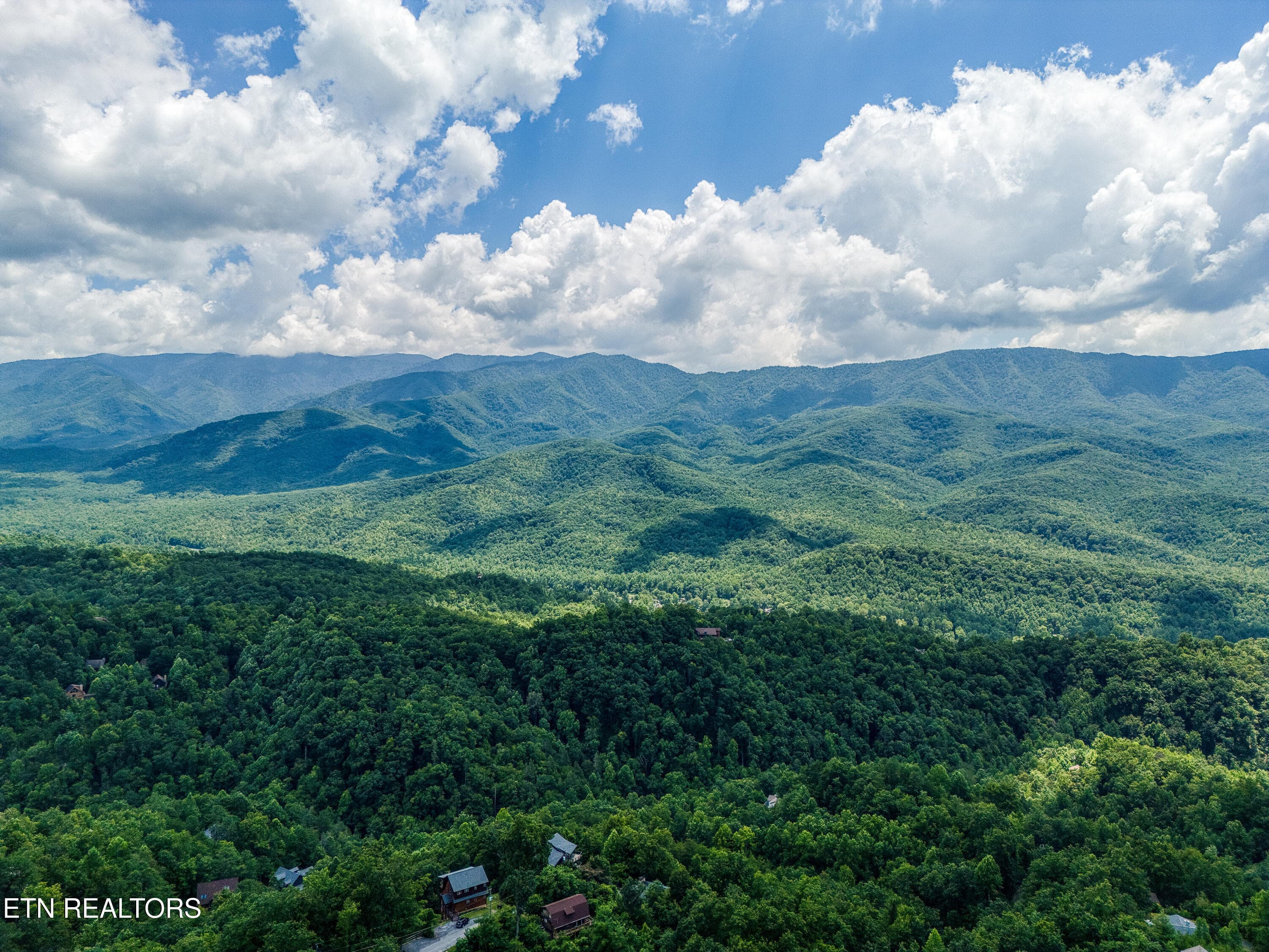 804 Upper Picadilly Ln-0021 - 804 Upper Picadilly Lane, Gatlinburg, TN 37738, Gatlinburg