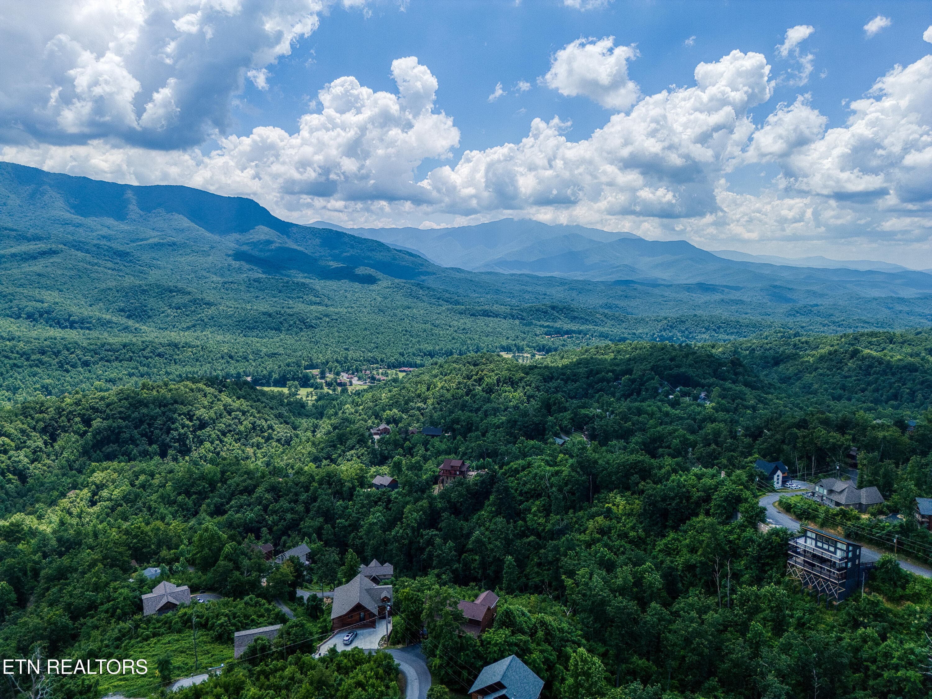 804 Upper Picadilly Ln-0020 - 804 Upper Picadilly Lane, Gatlinburg, TN 37738, Gatlinburg