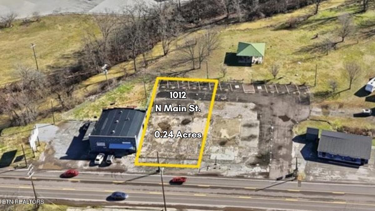 3 - 1008 N Main St, Sweetwater, TN 37874