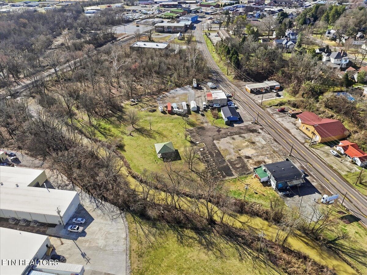 05-004_DJI_20260220102742_0017_D - 1008 N Main St, Sweetwater, TN 37874