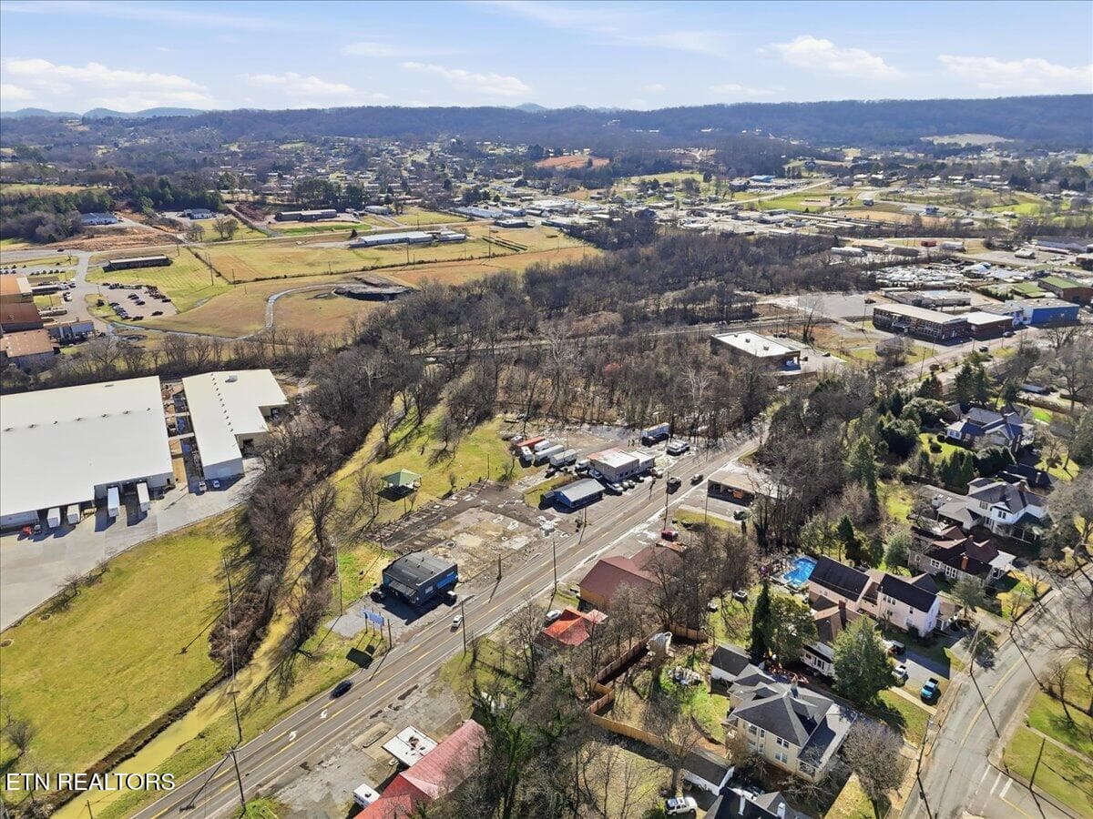 12-011_DJI_20260220103058_0038_D - 1008 N Main St, Sweetwater, TN 37874
