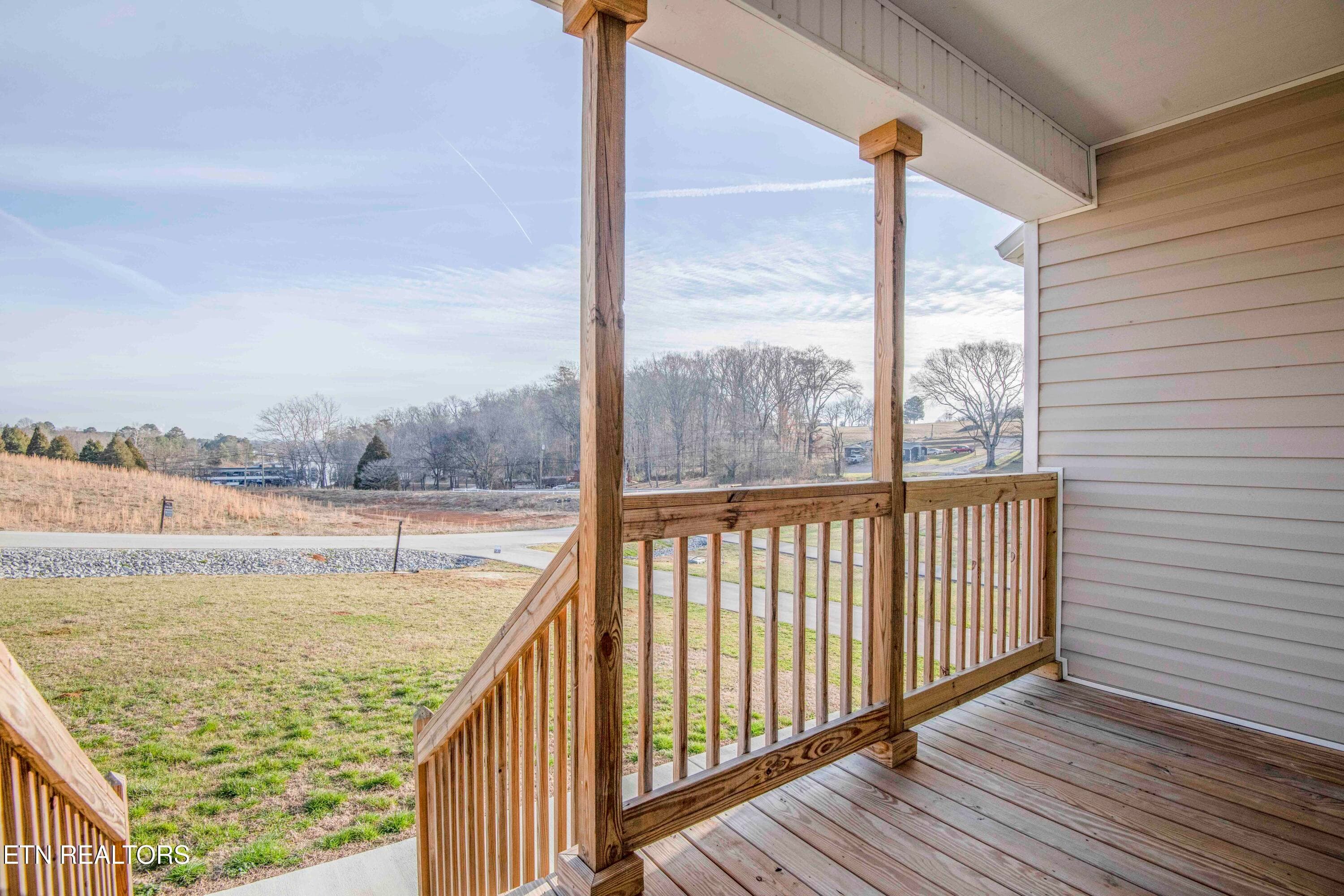 porch_1 - 155 Waters Edge Drive, Spring City, TN 37381, Spring City