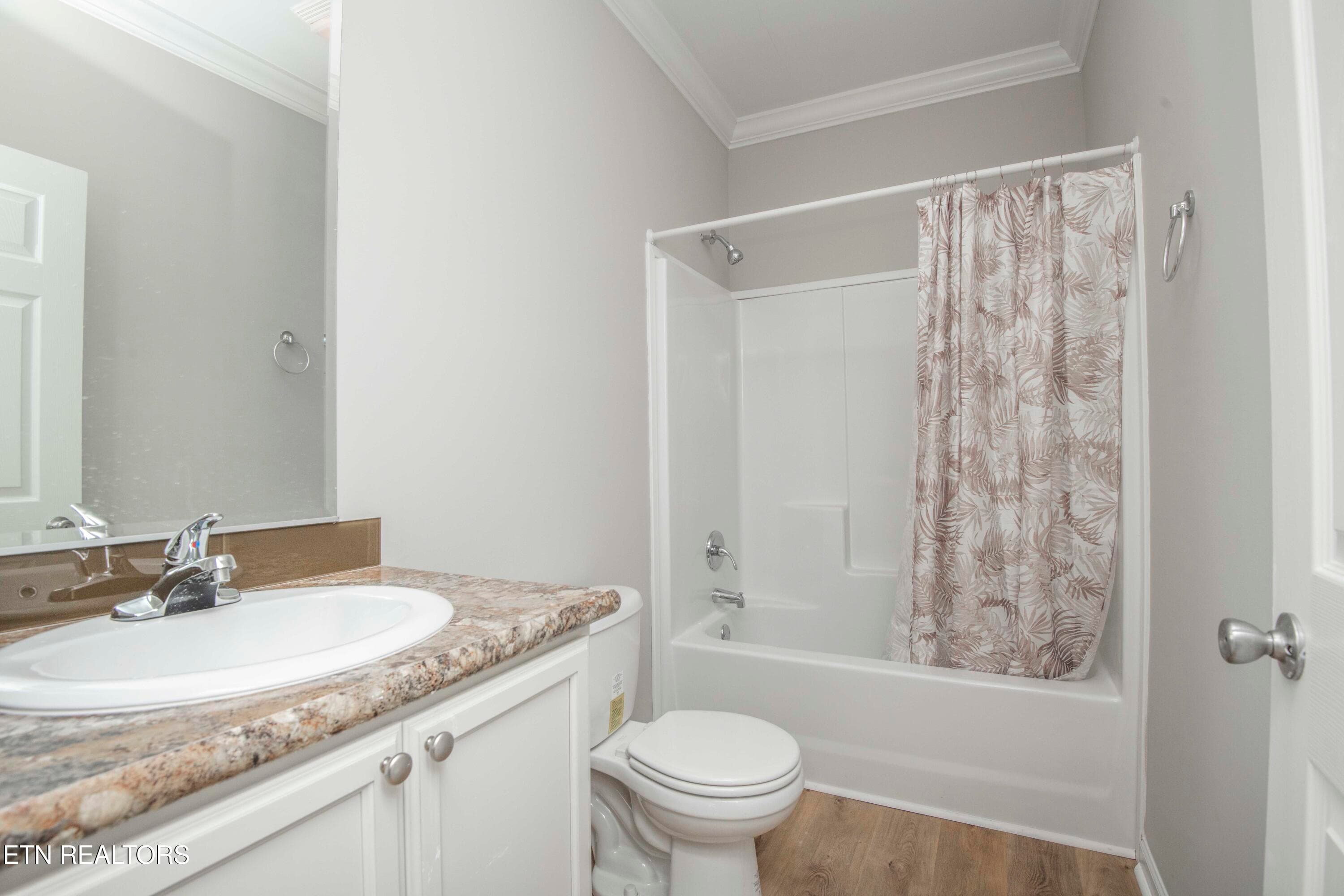 second bath_1 - 155 Waters Edge Drive, Spring City, TN 37381, Spring City