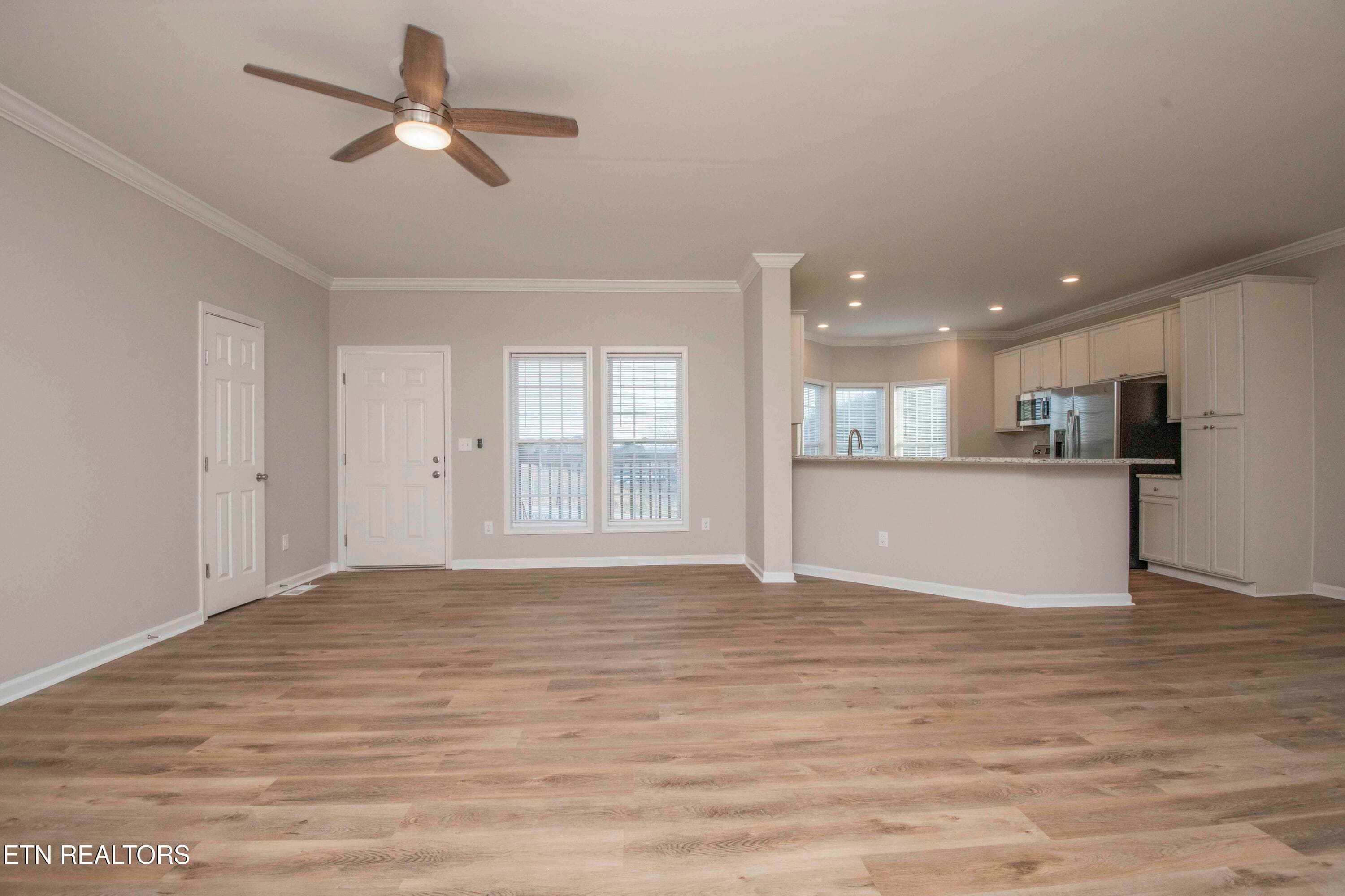 living_1 - 155 Waters Edge Drive, Spring City, TN 37381, Spring City