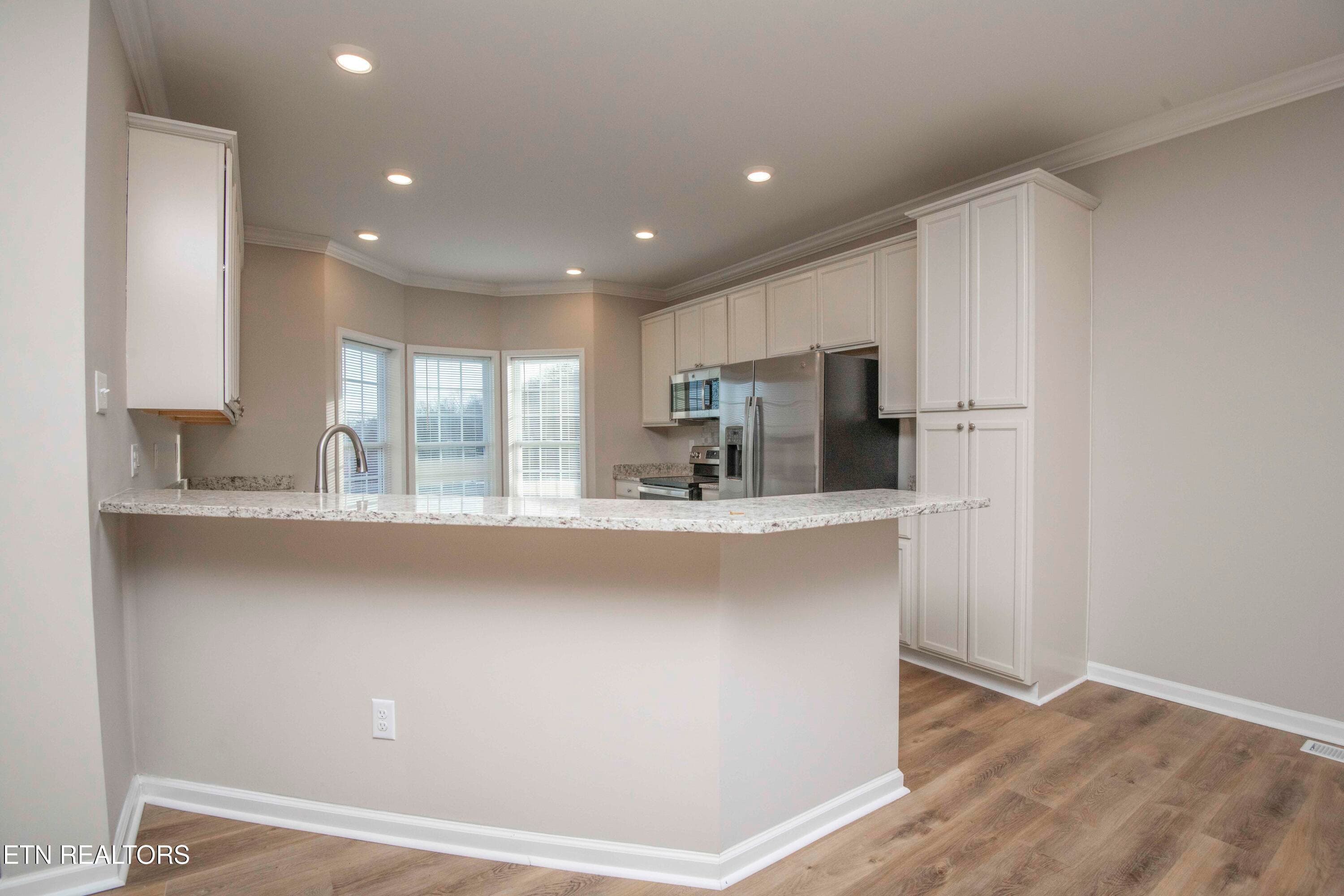 kitchen_1 - 155 Waters Edge Drive, Spring City, TN 37381, Spring City