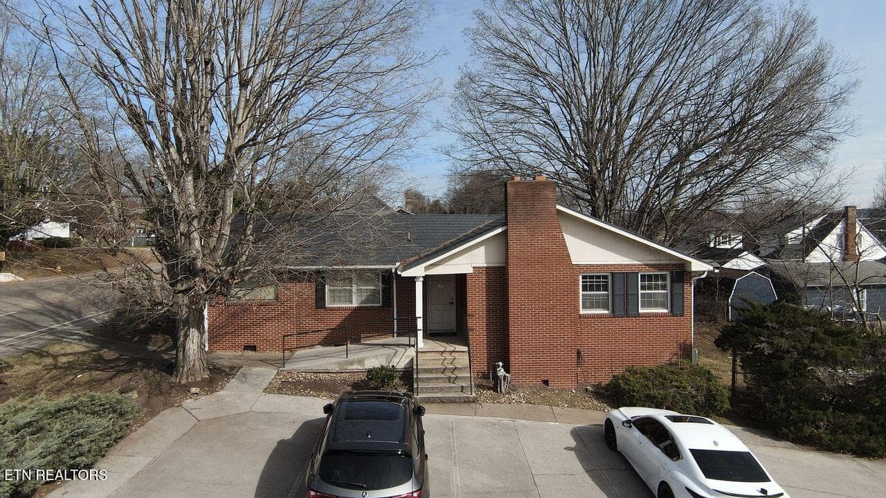 705 Mulberry St, Loudon, TN 37774