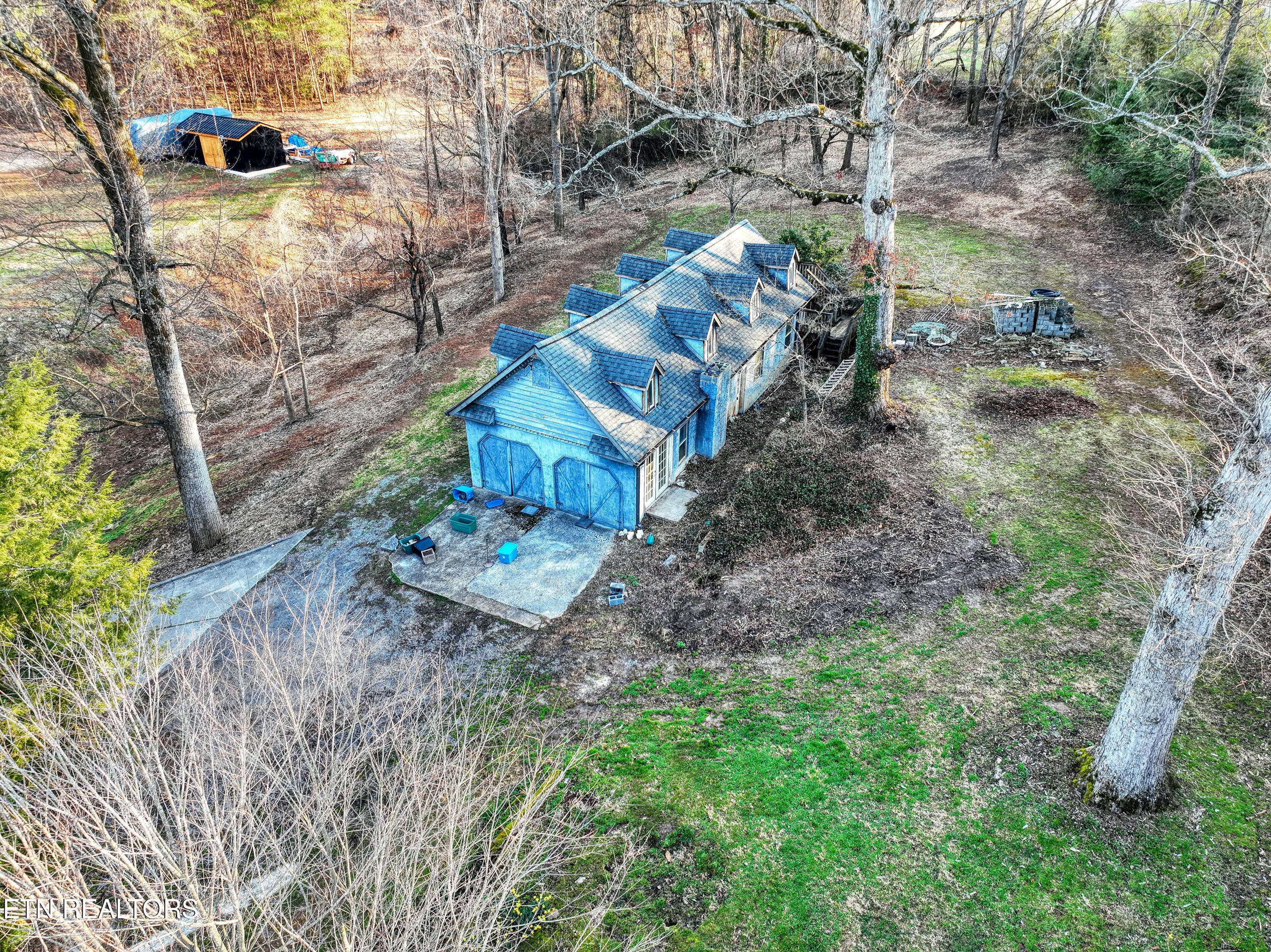 Carriage house 2 overhead - 508 Concord Rd, Knoxville, TN 37934, Knoxville