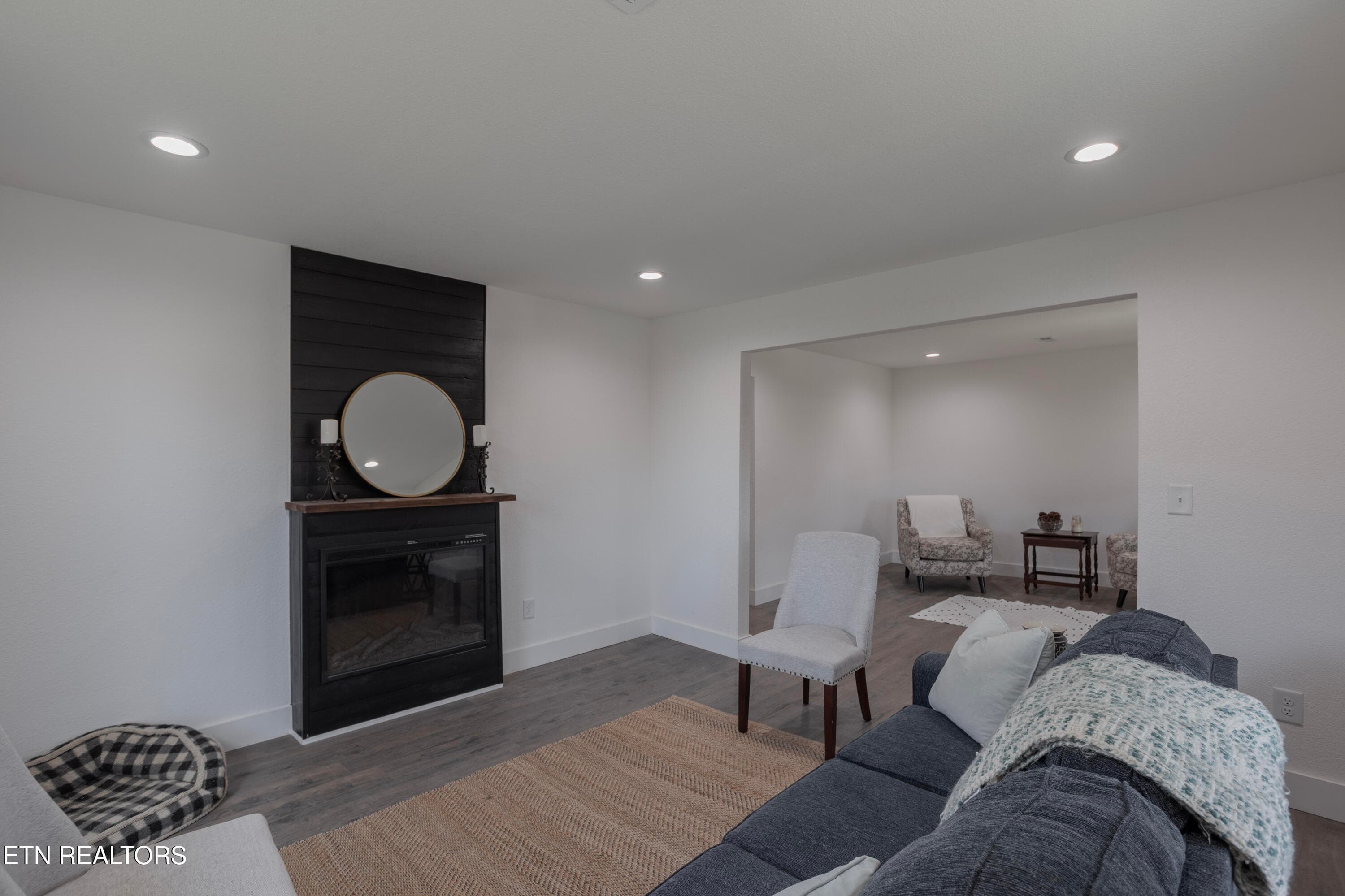 Interior_Living-Room_03 - 2317 E Glenwood Ave, Knoxville, TN 37917, Knoxville