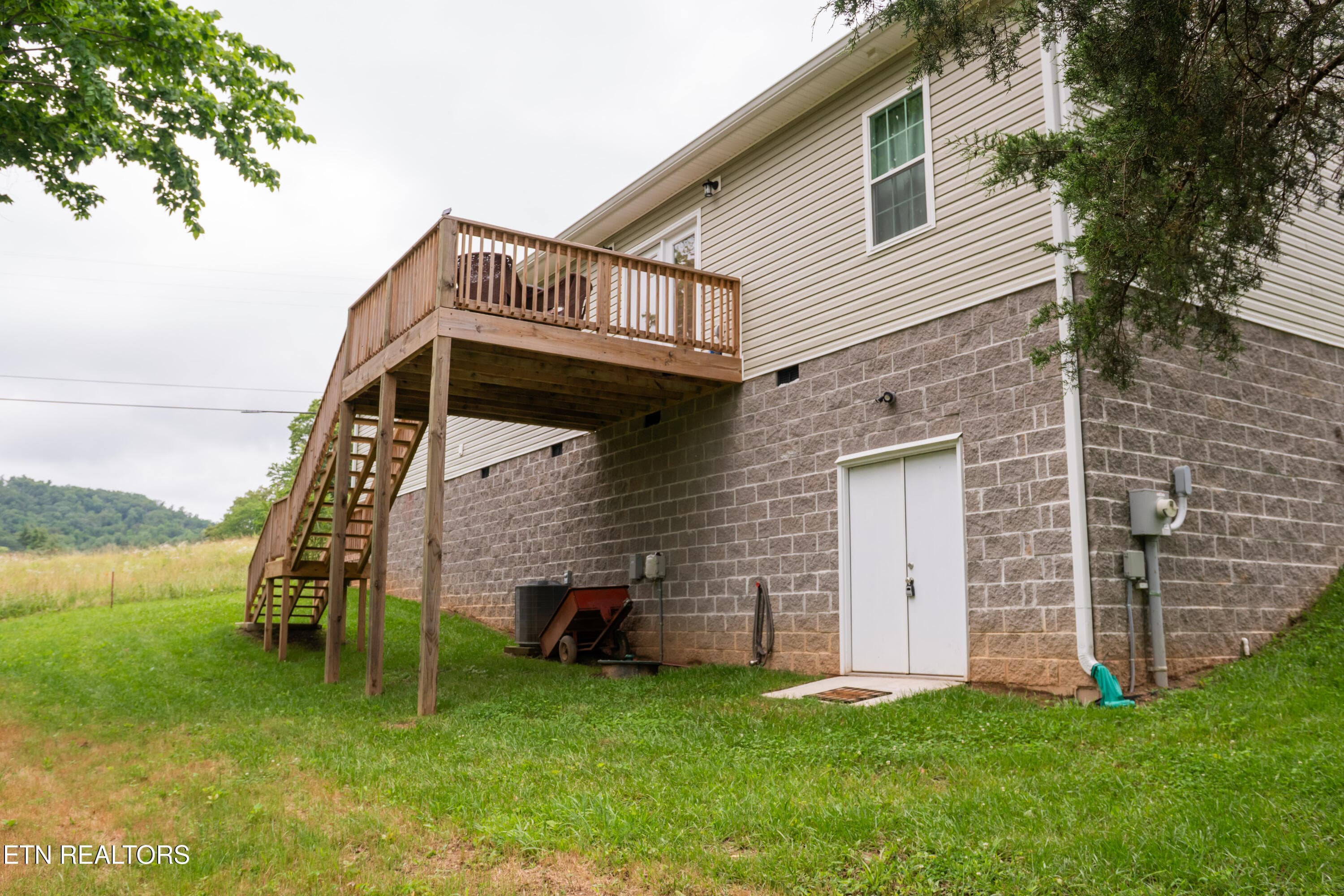 Y_Back side into Crawlspace - 1366 Hidden Valley Drive, Livingston, TN 38570, Livingston