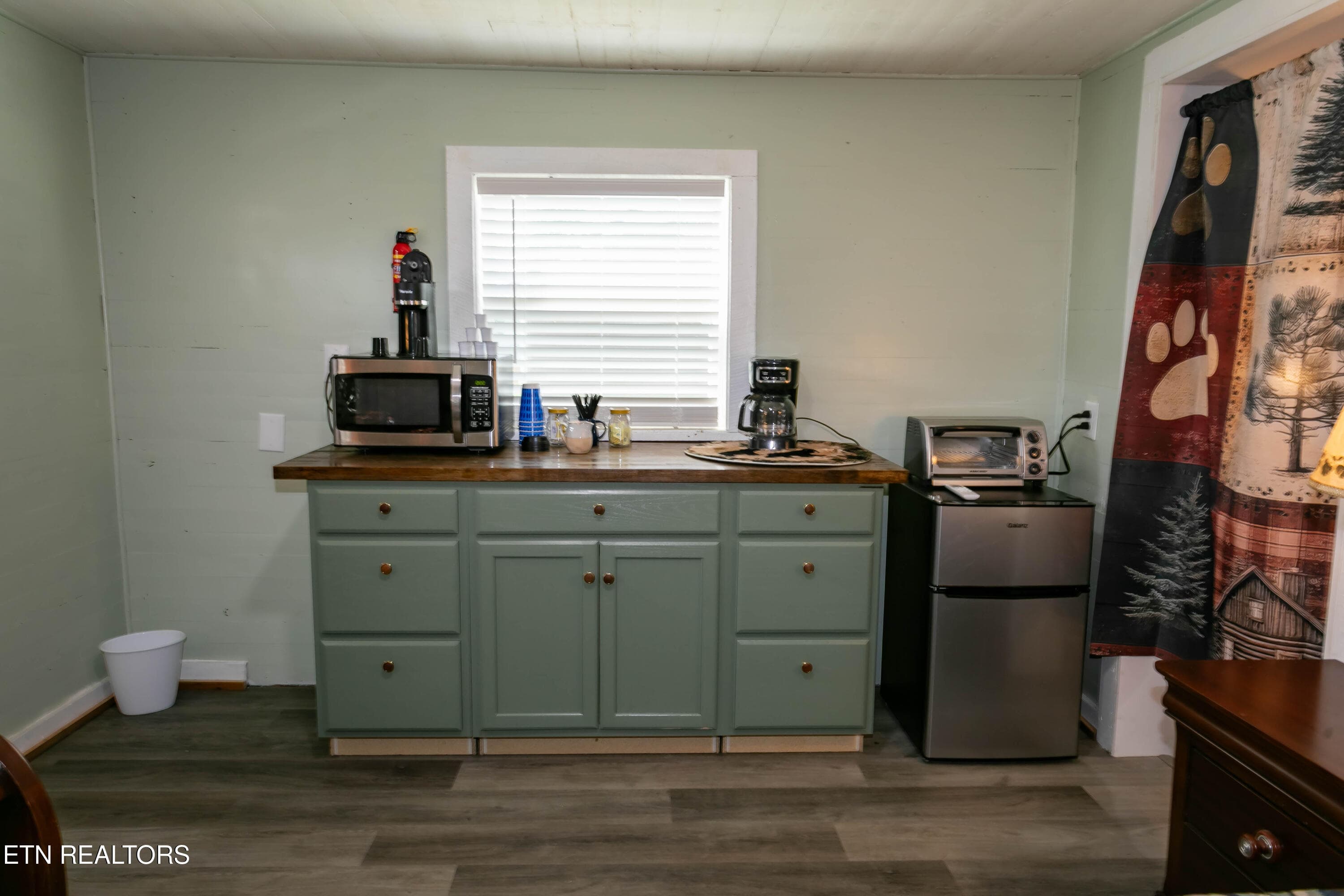 2B4A9044 - 8113 W Old Highway 73, Townsend, TN 37882