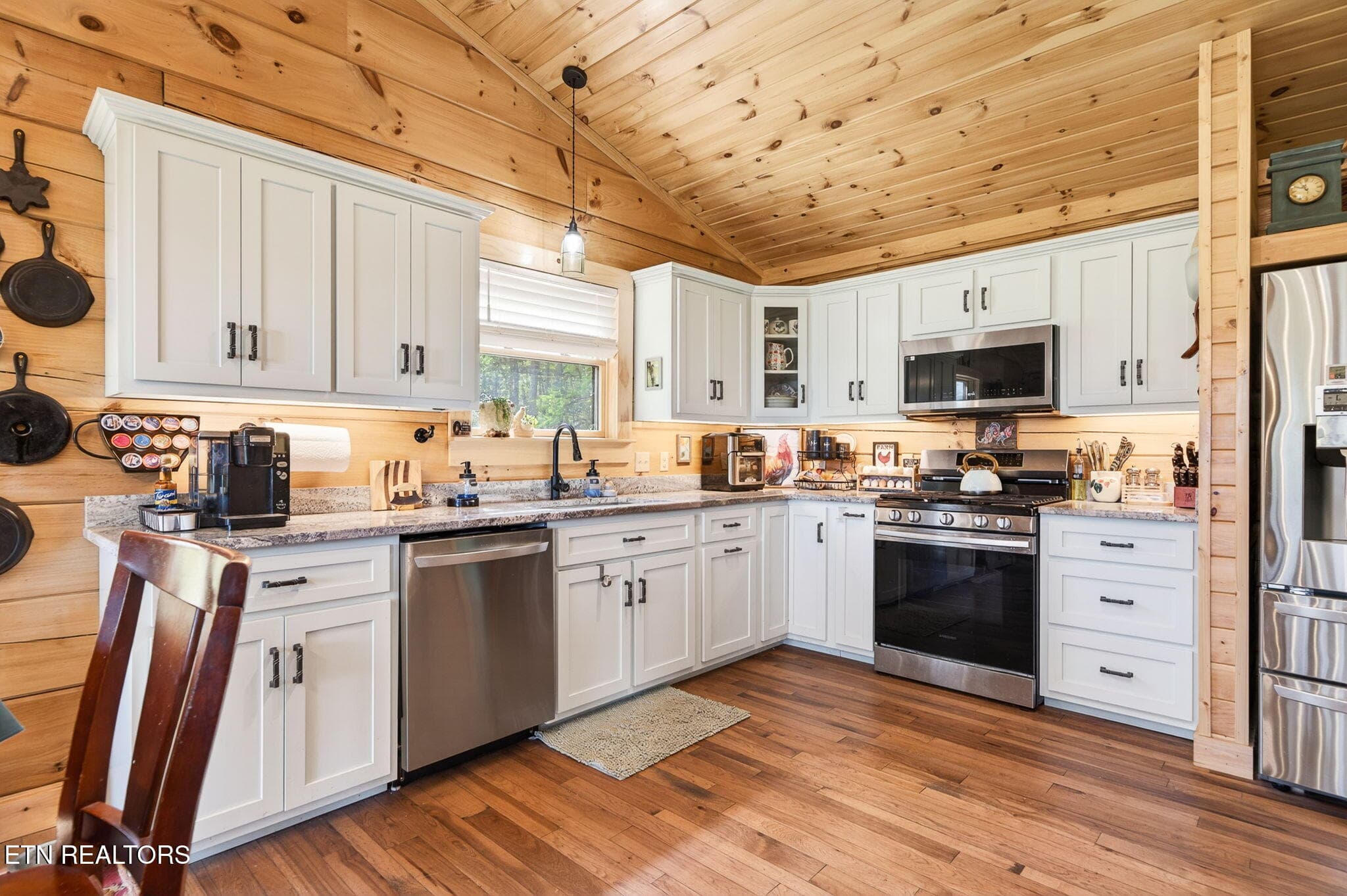 57-web-or-mls-1218 Moody Rd_319_TNPC - 1218 Moody Rd, Byrdstown, TN 38549, Byrdstown