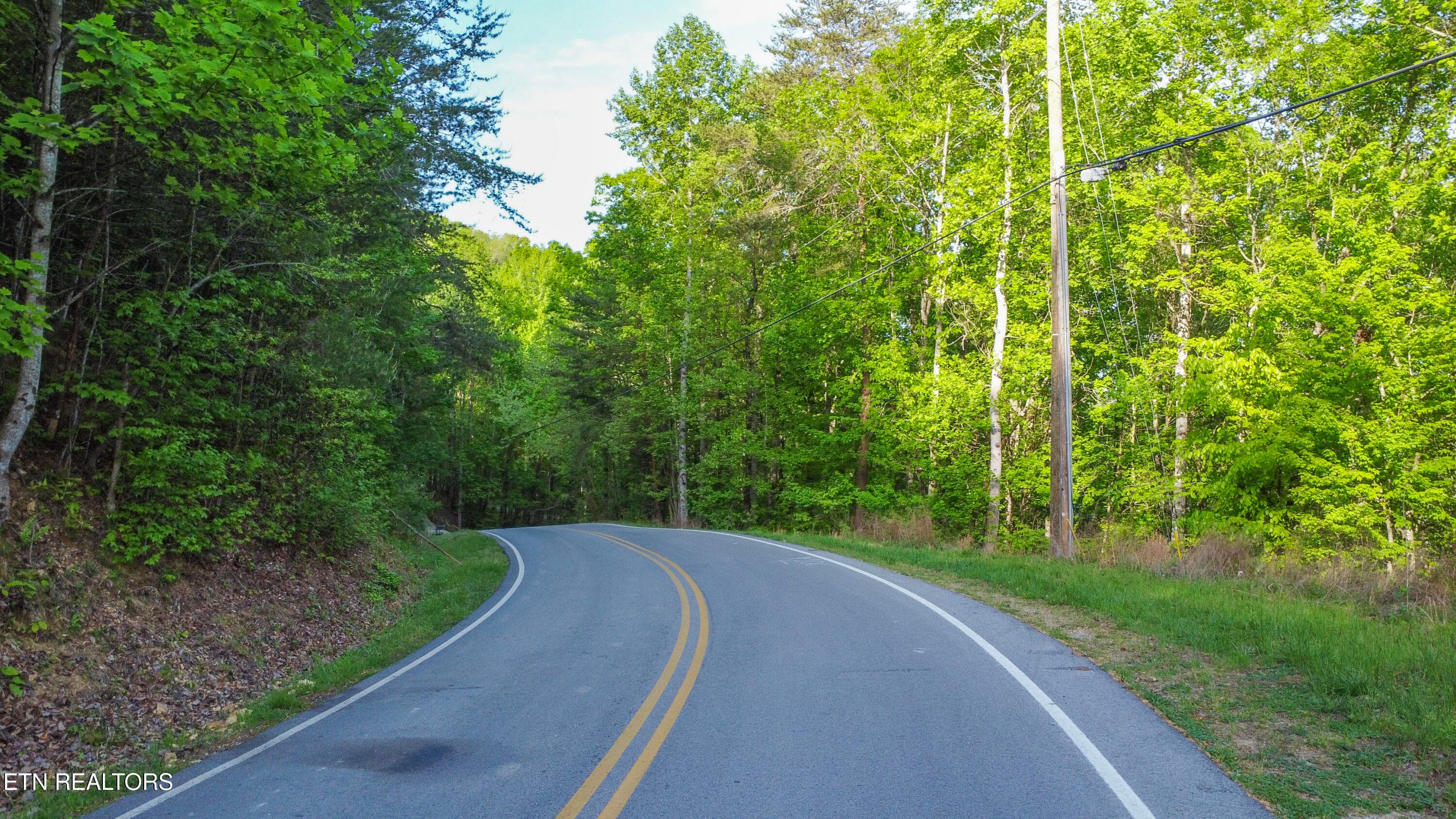 1-16 - 1400 Indian Shadows Drive, Ten Mile, TN 37880