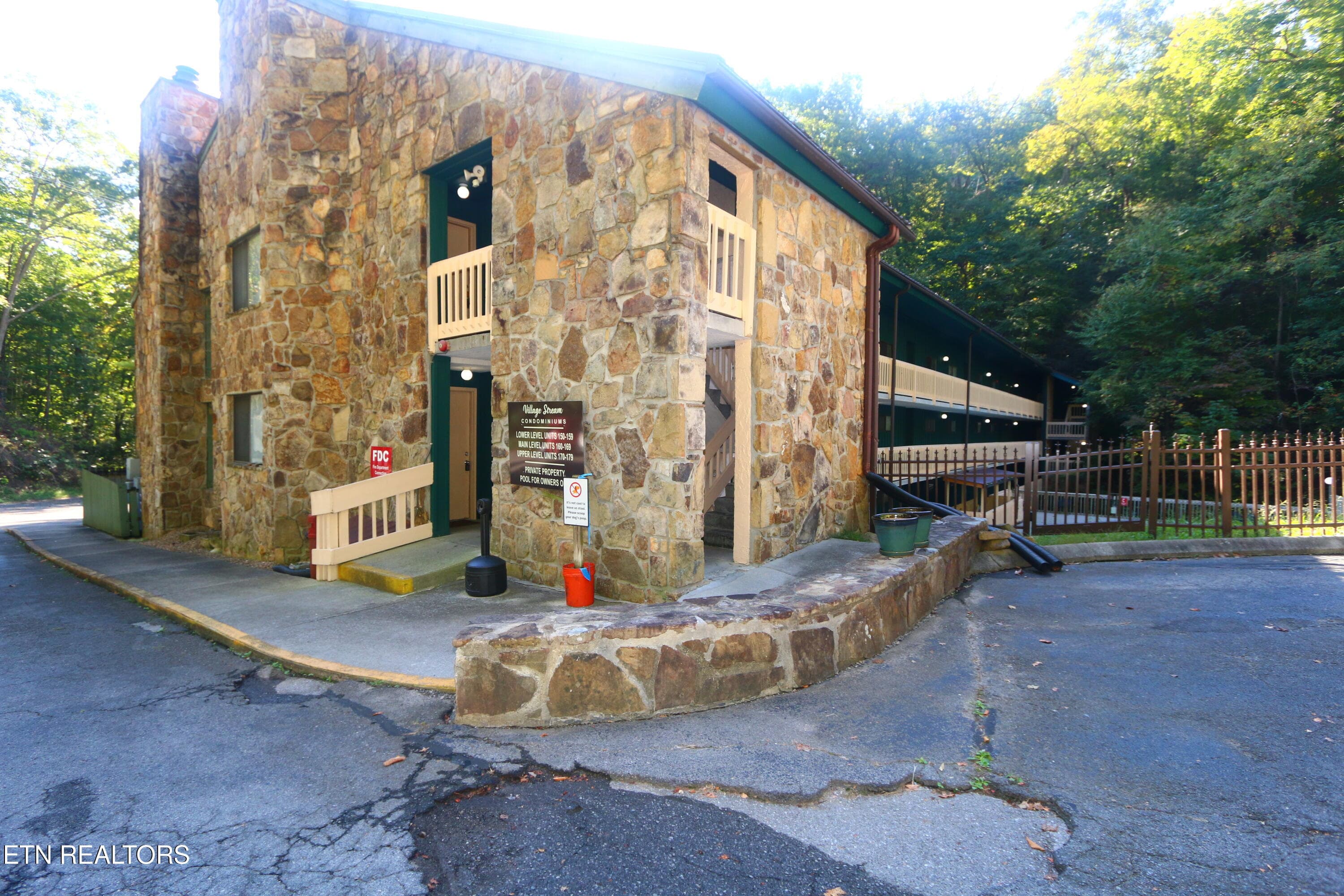 1435 Wiley Oakley Drive APT 158, Gatlinburg, TN 37738