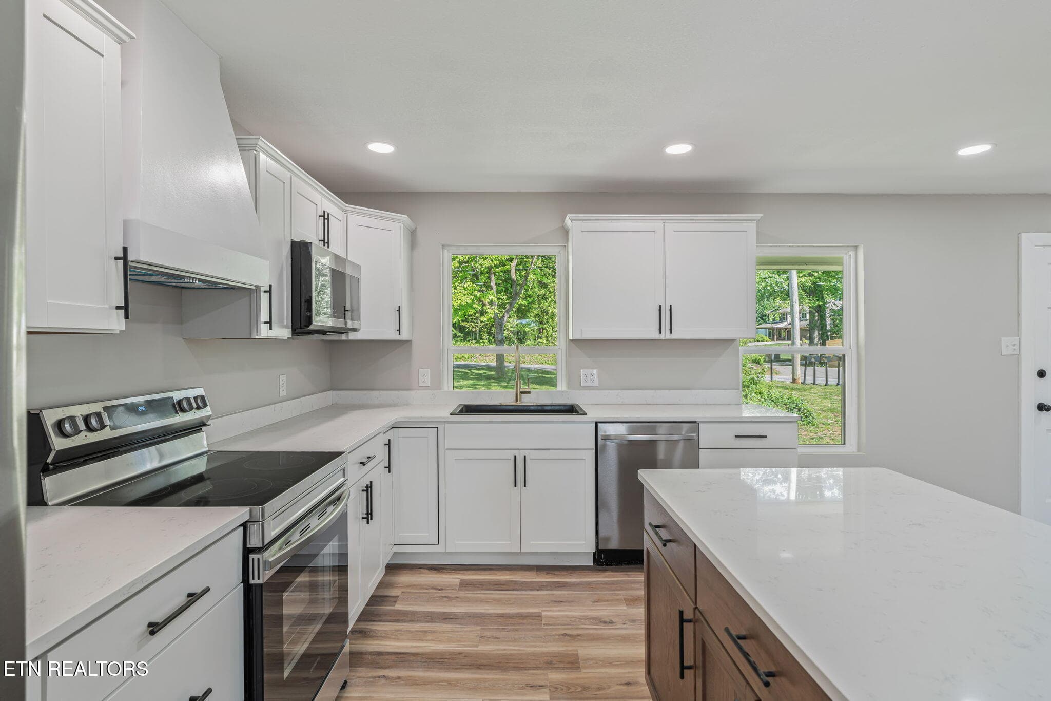 11-web-or-mls-201 Wakefield Road11 - 201 Wakefield Rd, Knoxville, TN 37922, Knoxville