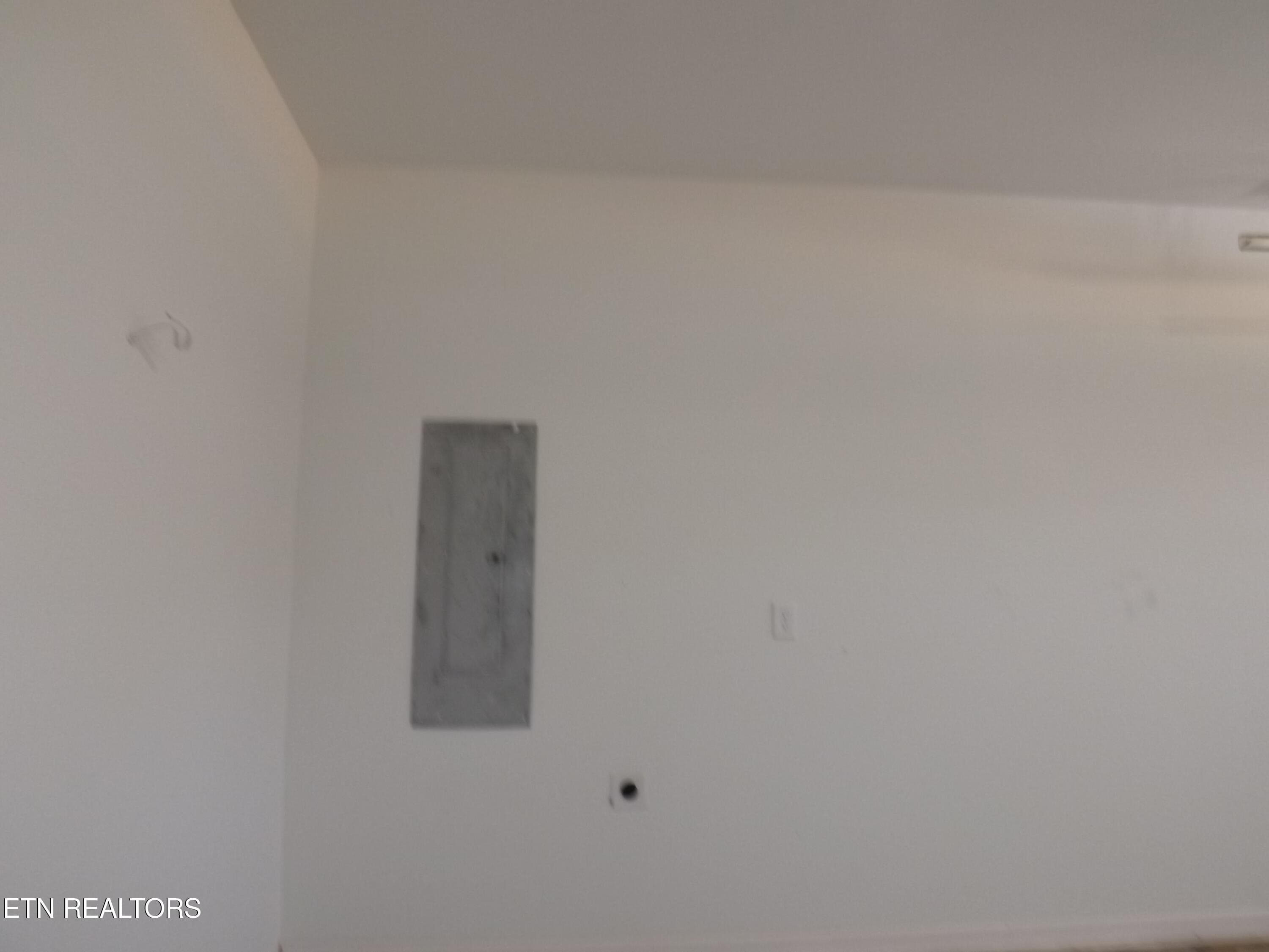 DSCF3917 - 935 Shawanee Rd, Harrogate, TN 37752