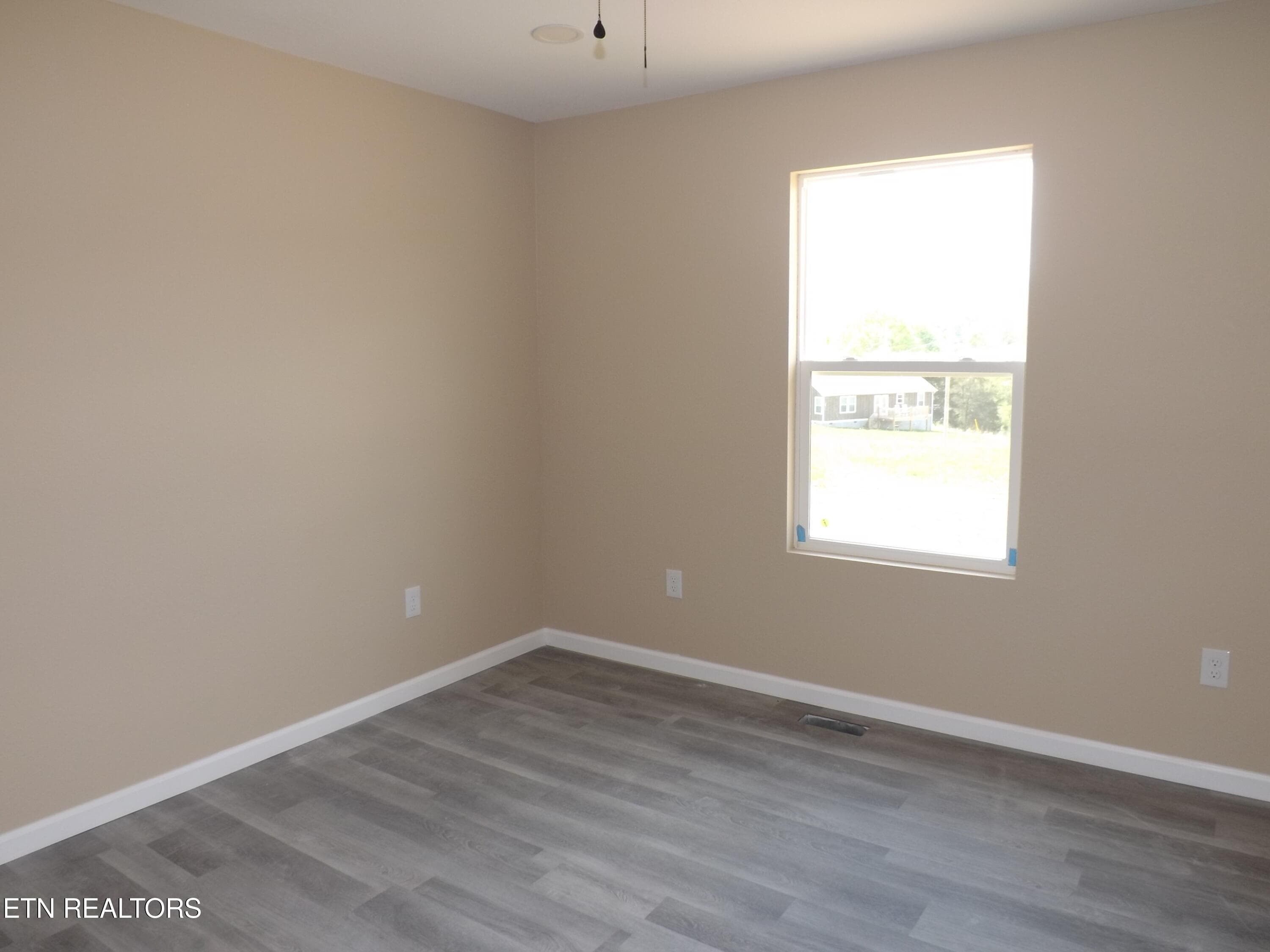 DSCF3918 - 935 Shawanee Rd, Harrogate, TN 37752
