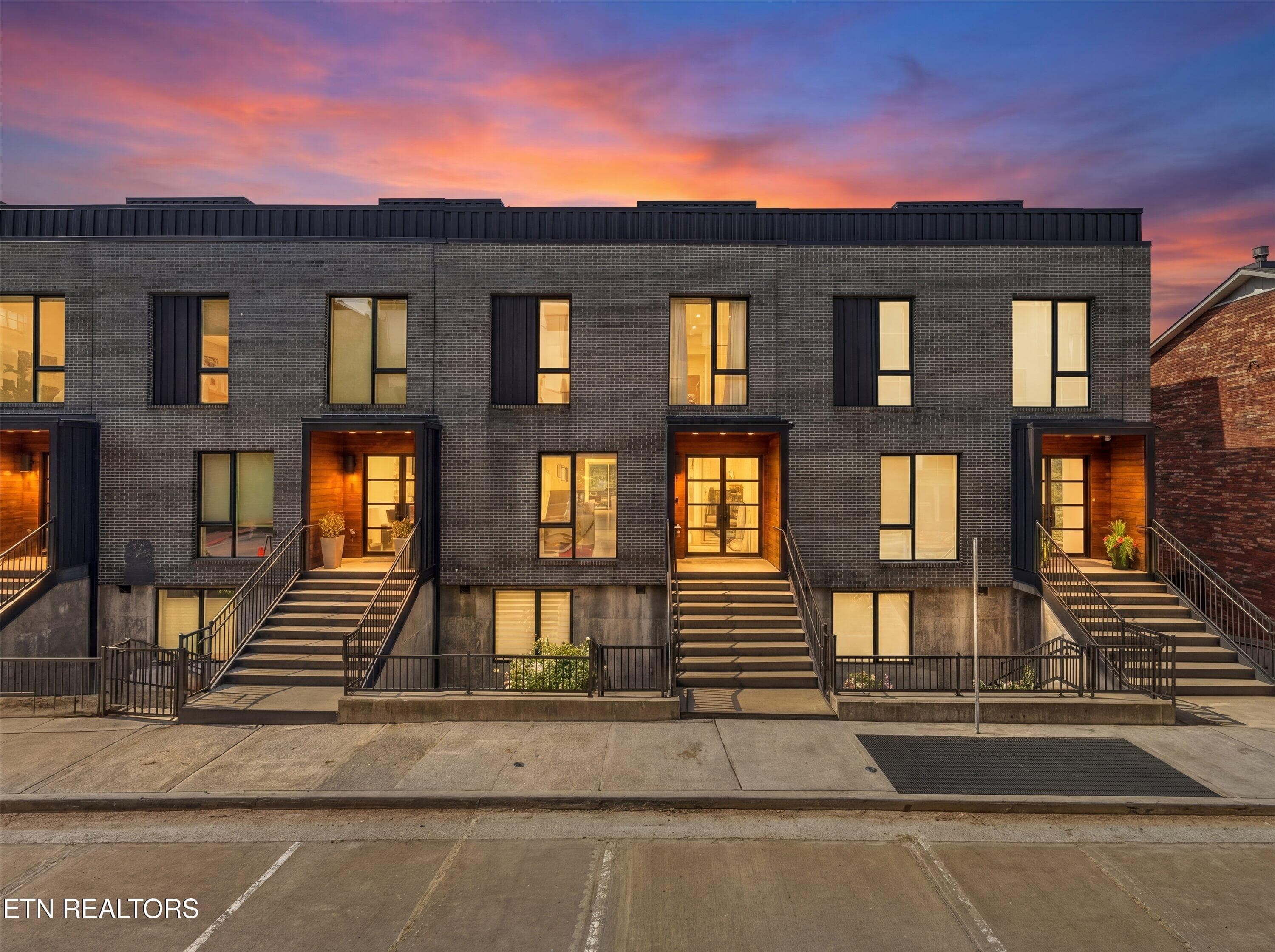 02-hf_20260428_132840_660b4d59-60ce-4b00 - 521 W Vine Ave, Knoxville, TN 37902