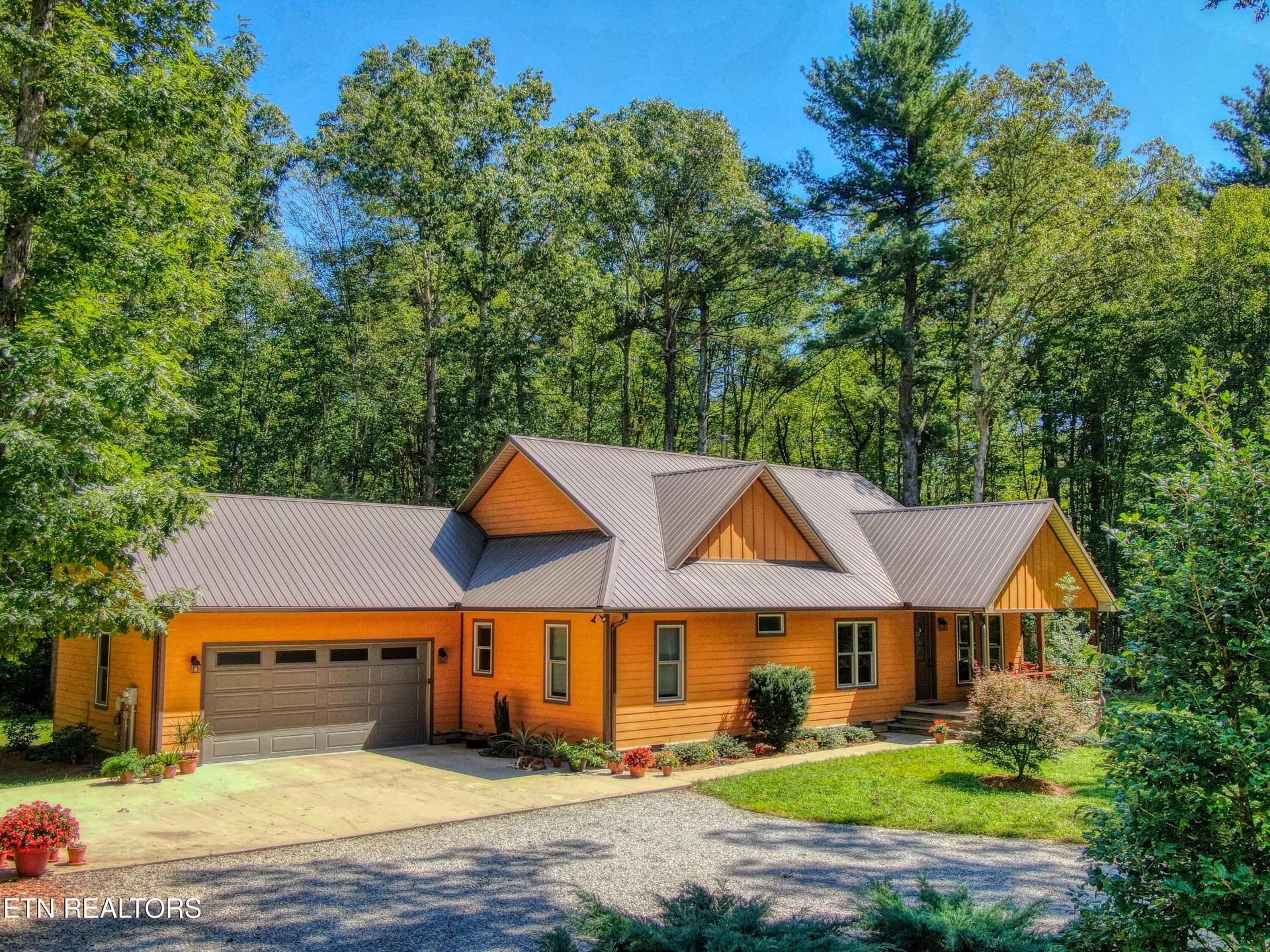 561 Northrup Falls Drive, Jamestown, TN 38556
