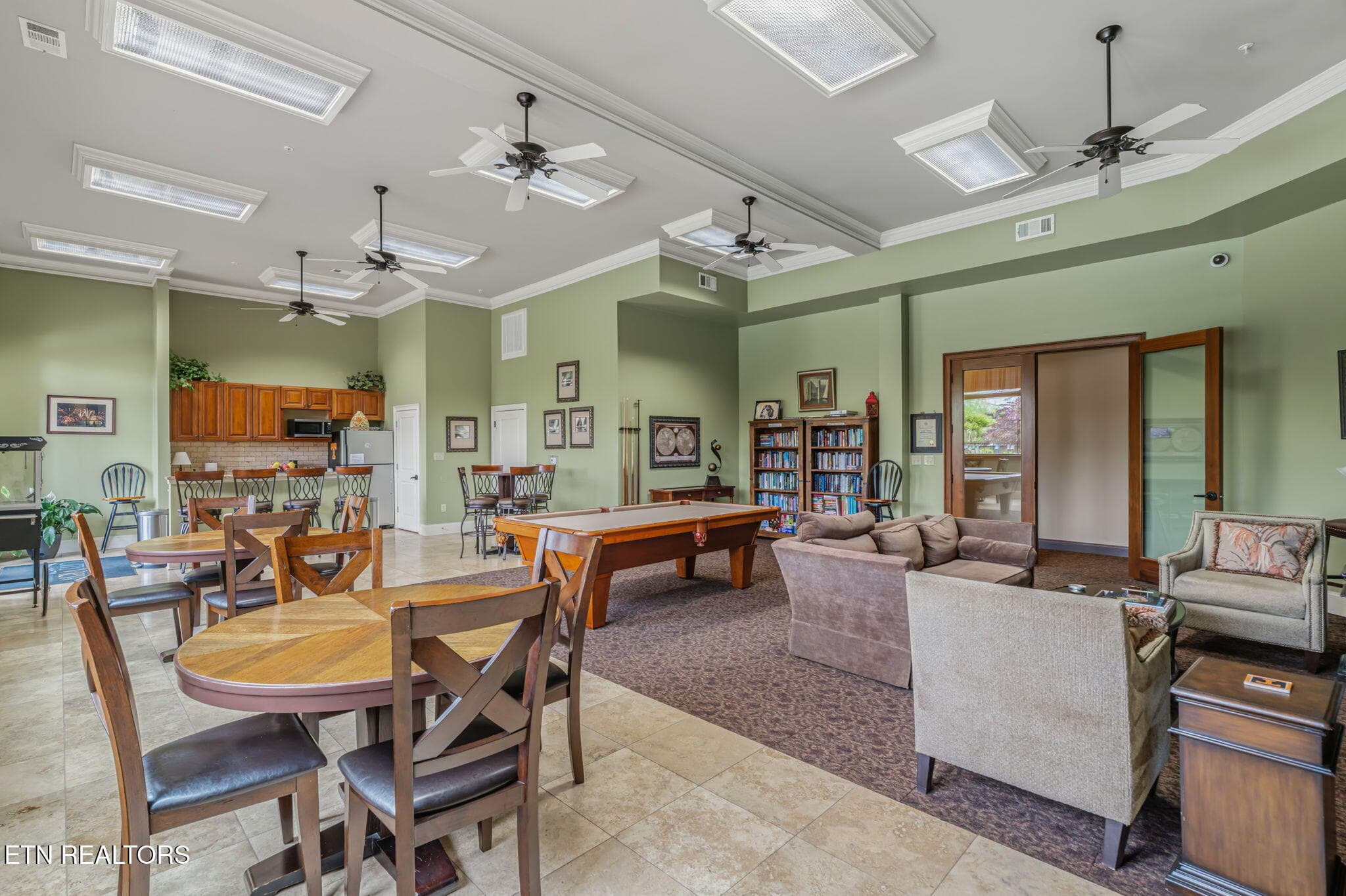 Clubhouse Cityview - 445 W Blount Ave 409, Knoxville, TN 37920, Knoxville
