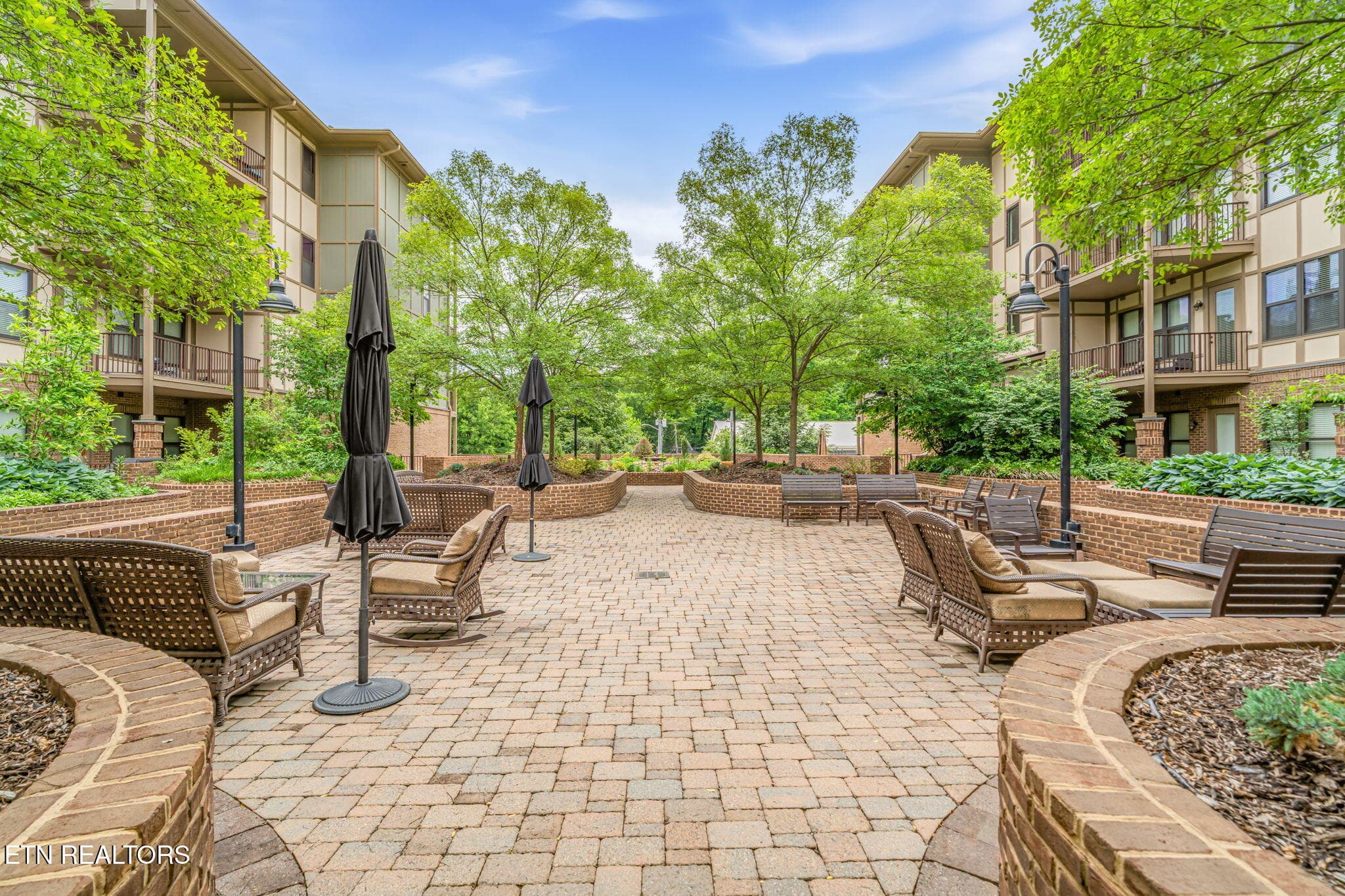 CityView Courtyard 4 - 445 W Blount Ave 409, Knoxville, TN 37920, Knoxville